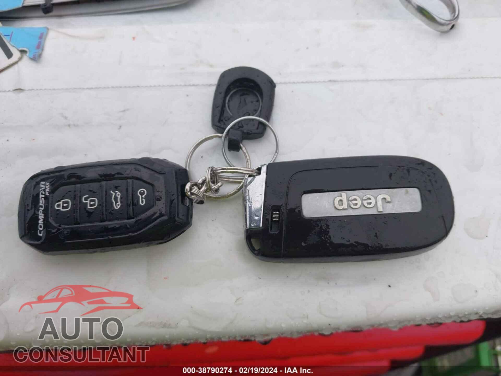 JEEP COMPASS 2018 - 3C4NJDDB2JT210352