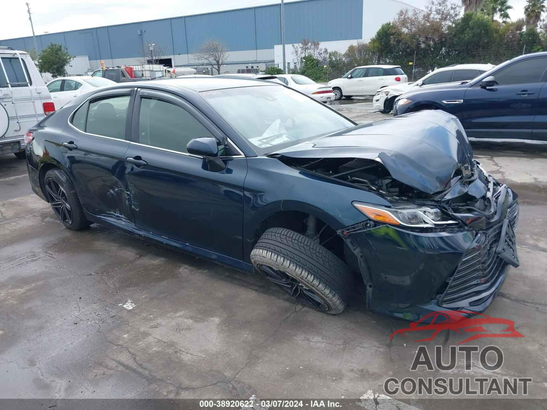 TOYOTA CAMRY 2018 - JTNB11HK5J3022086