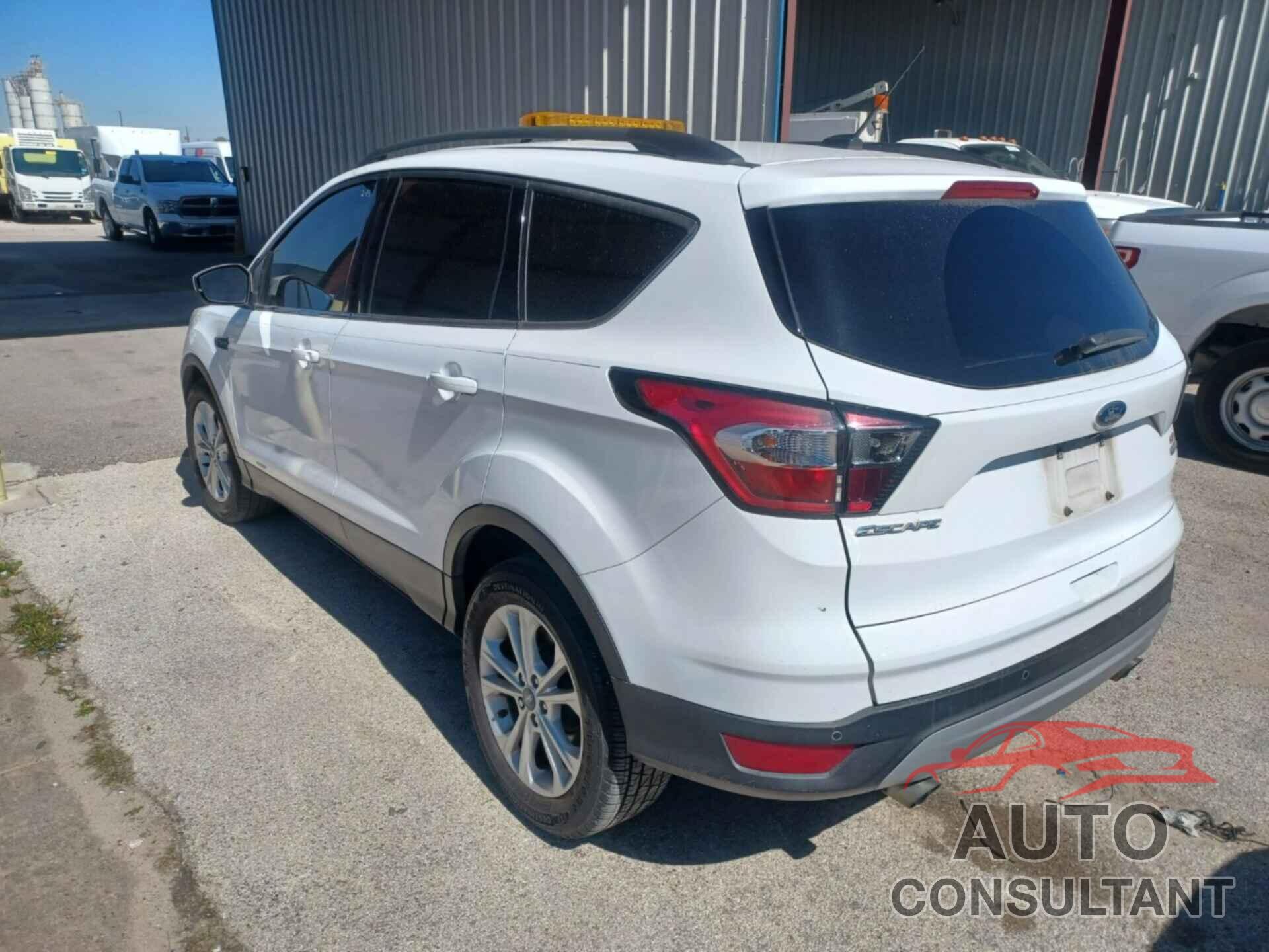 FORD ESCAPE 2017 - 1FMCU0GD2HUC78313