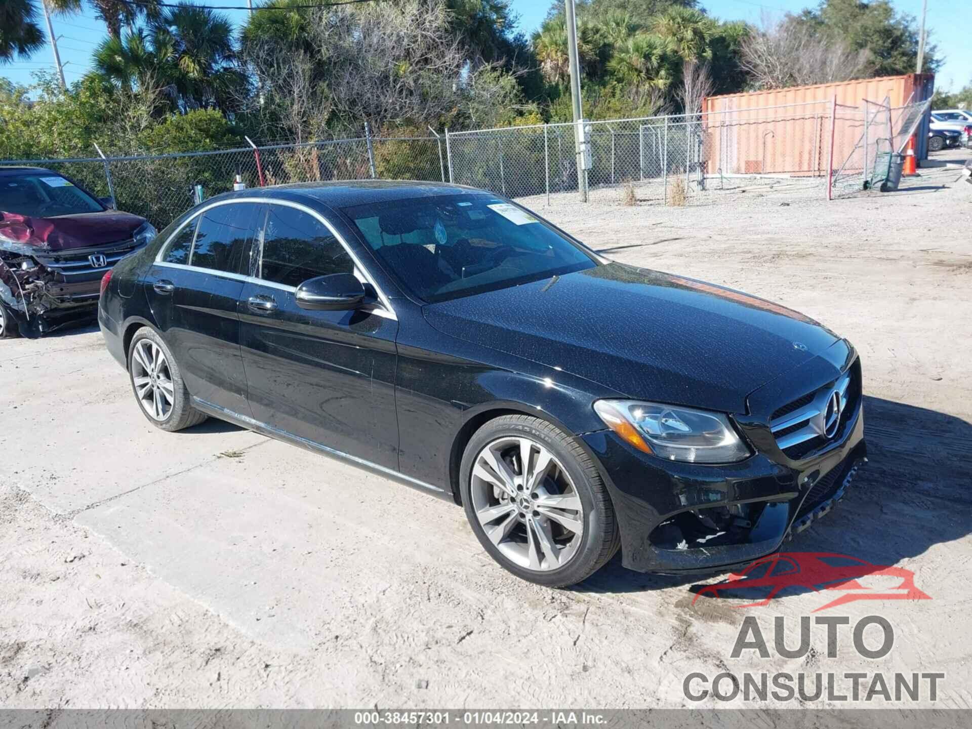 MERCEDES-BENZ C 300 2018 - 55SWF4JB4JU247023