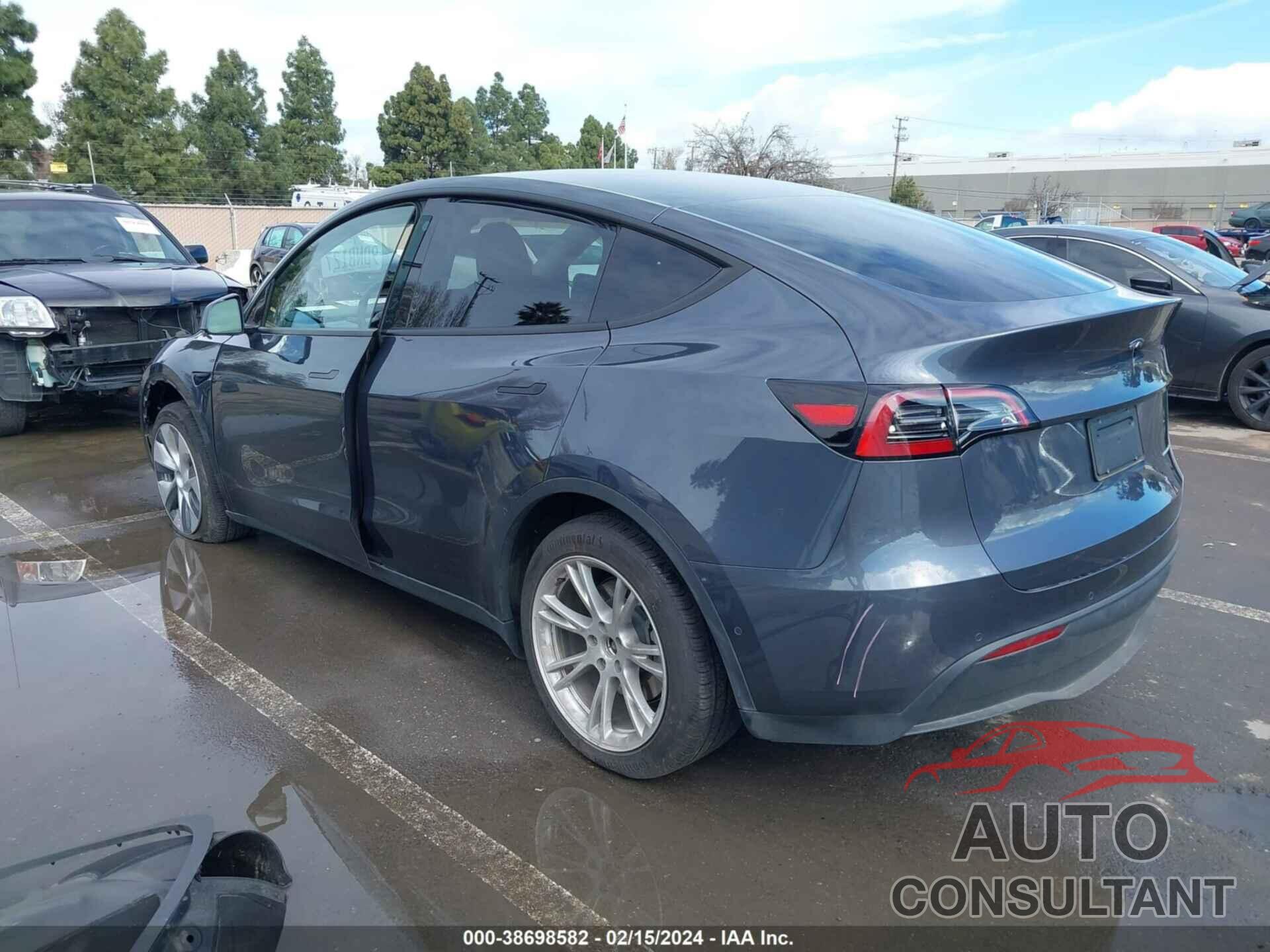 TESLA MODEL Y 2022 - 7SAYGDEE2NF557594