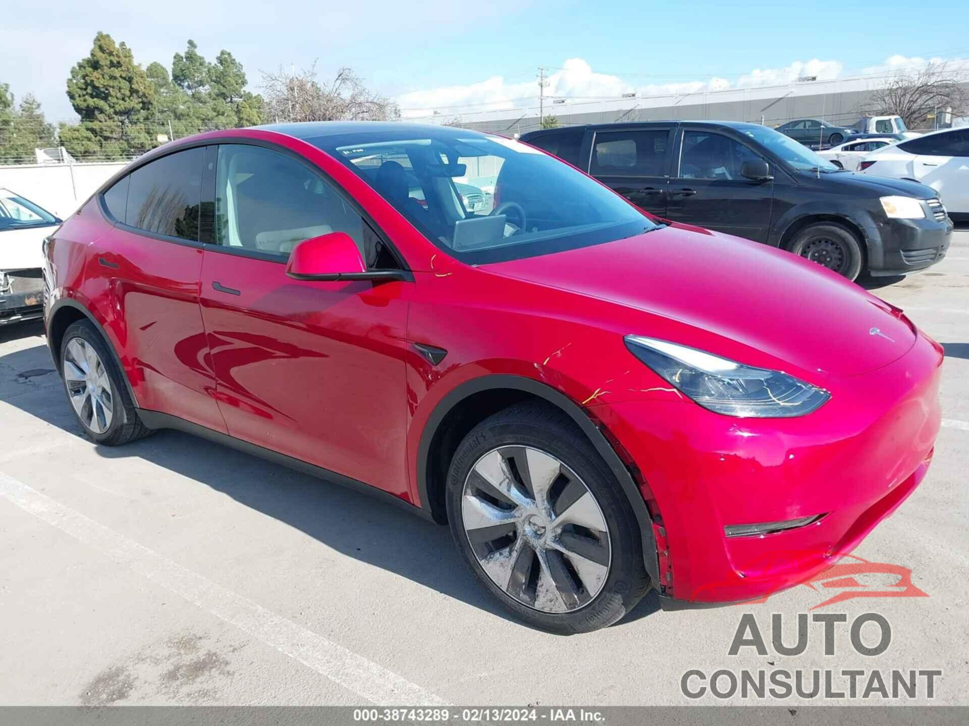 TESLA MODEL Y 2023 - 7SAYGDEE7PF711784