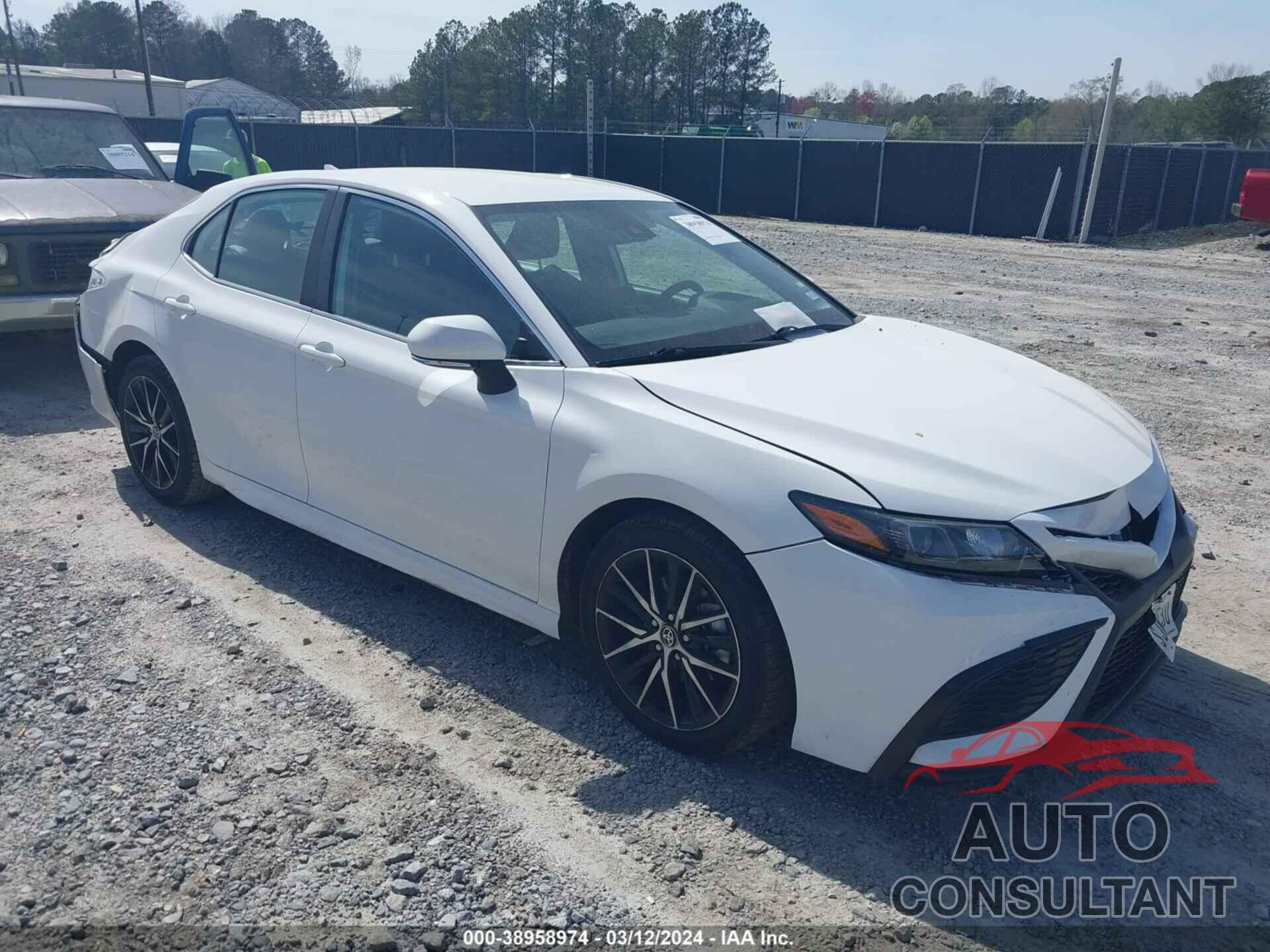 TOYOTA CAMRY 2023 - 4T1G11AK8PU747376