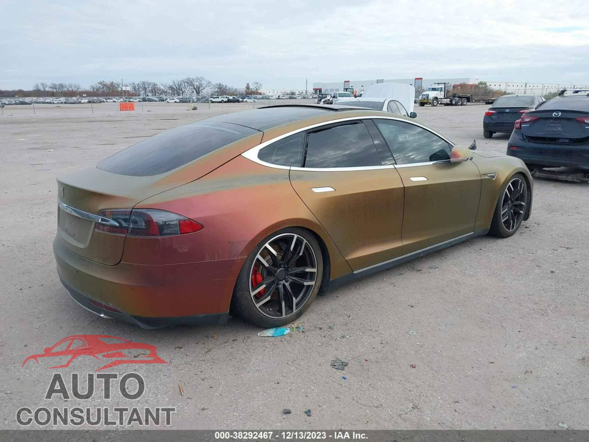 TESLA MODEL S 2016 - 5YJSA1E40GF120206
