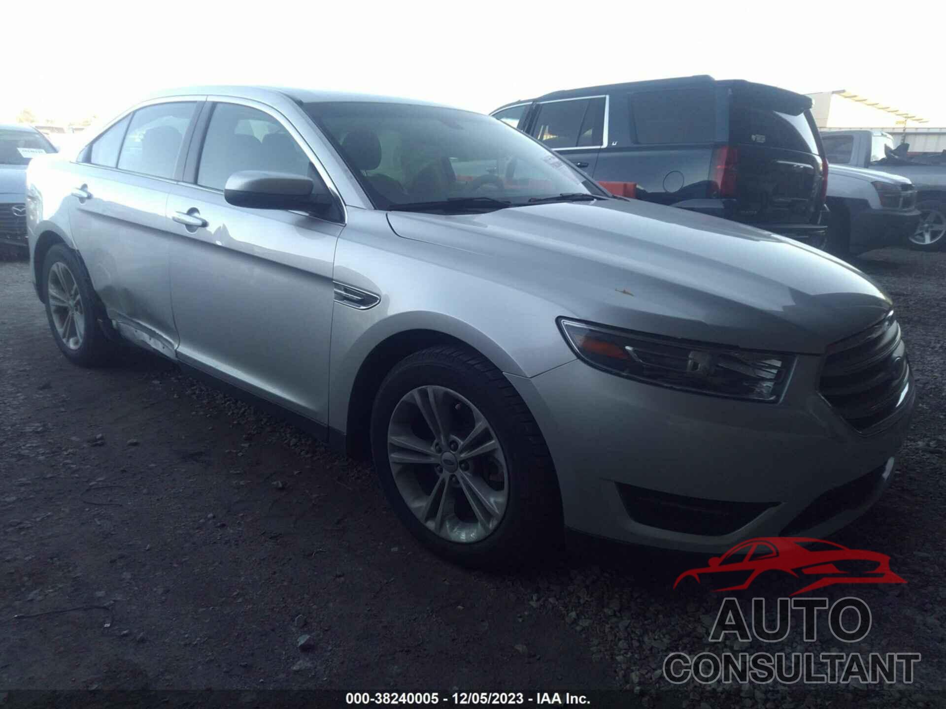 FORD TAURUS 2018 - 1FAHP2E88JG122838