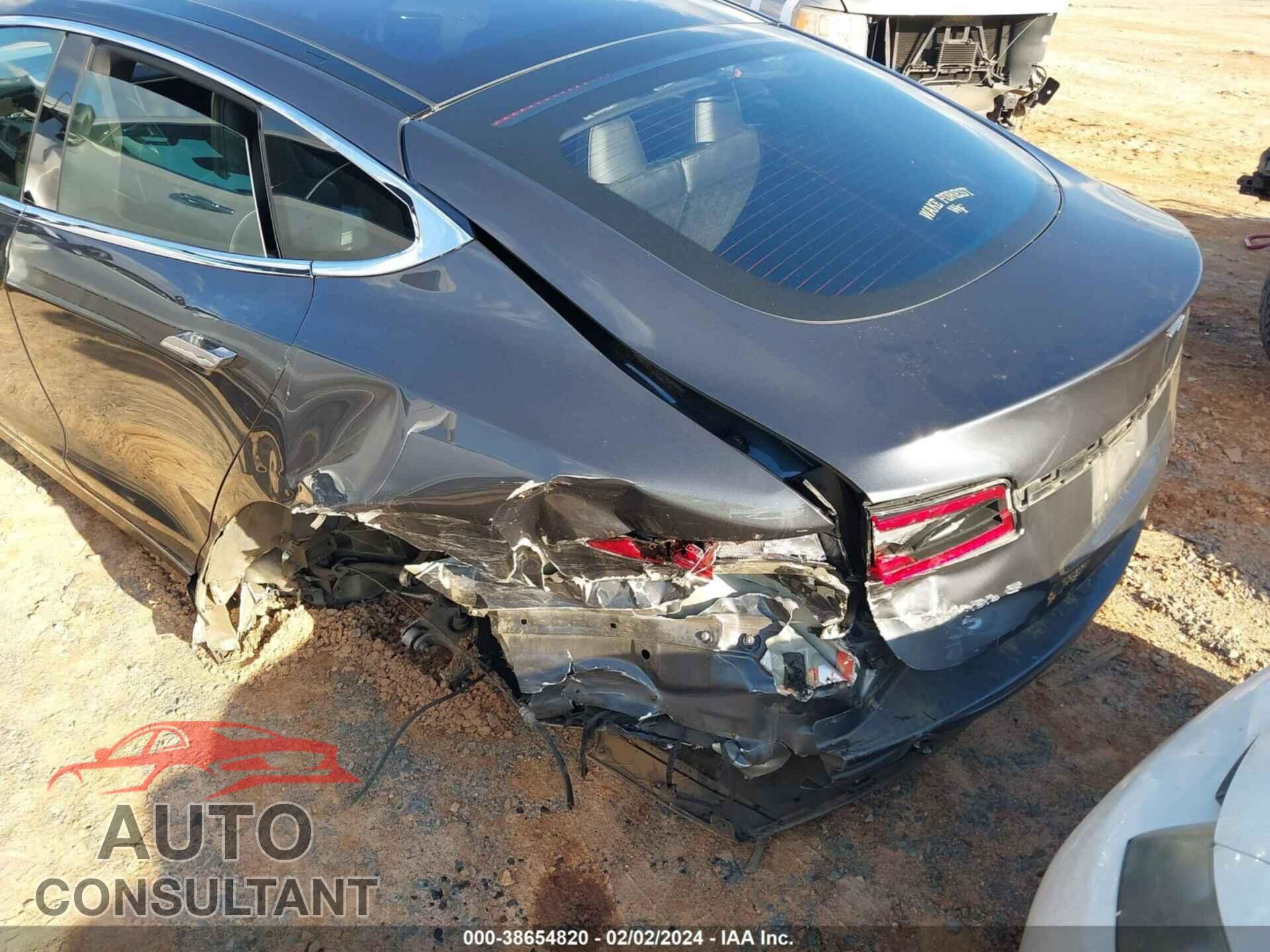 TESLA MODEL S 2016 - 5YJSA1E27GF152147