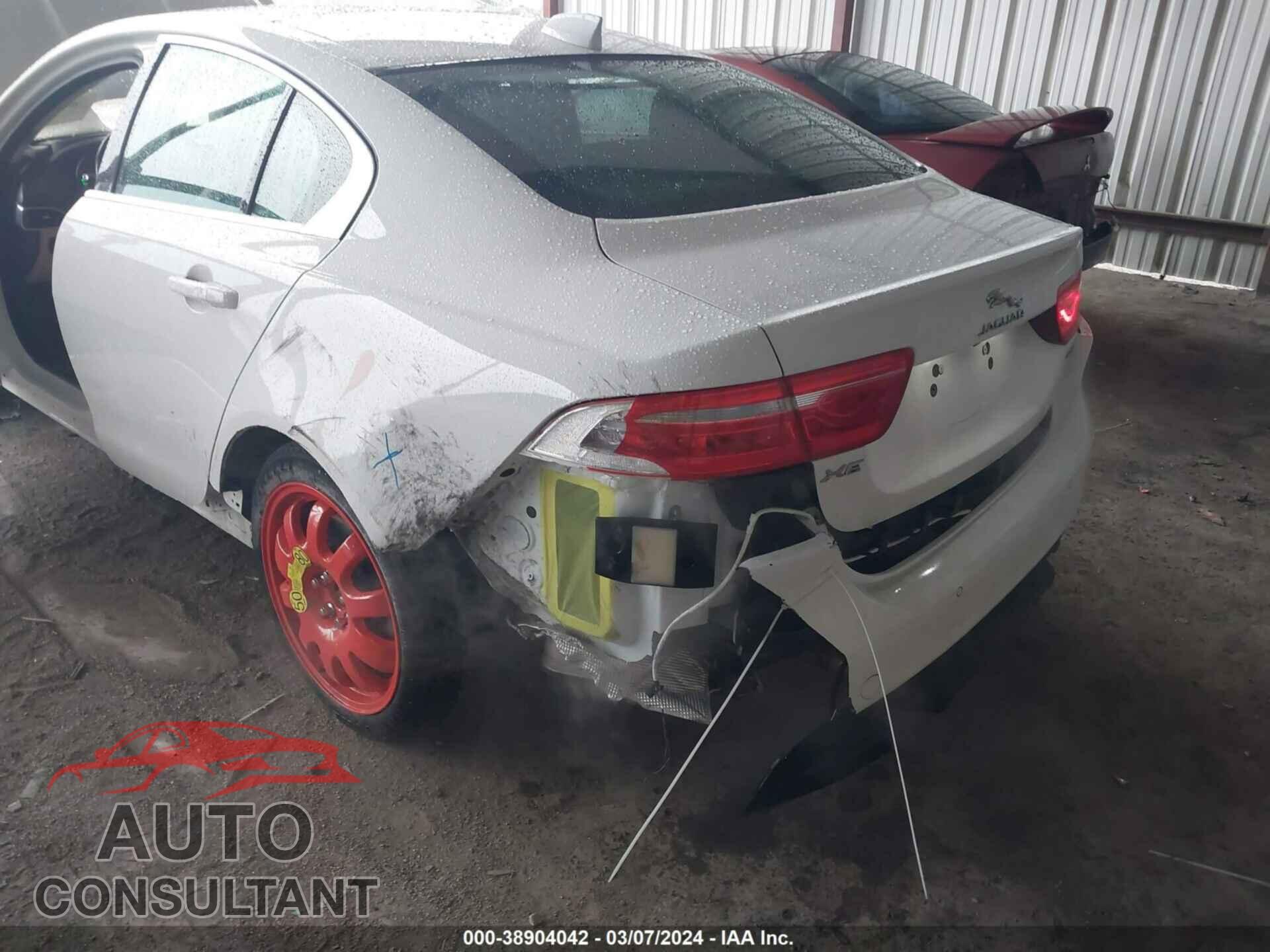 JAGUAR XE 2017 - SAJAE4BV6HCP13051