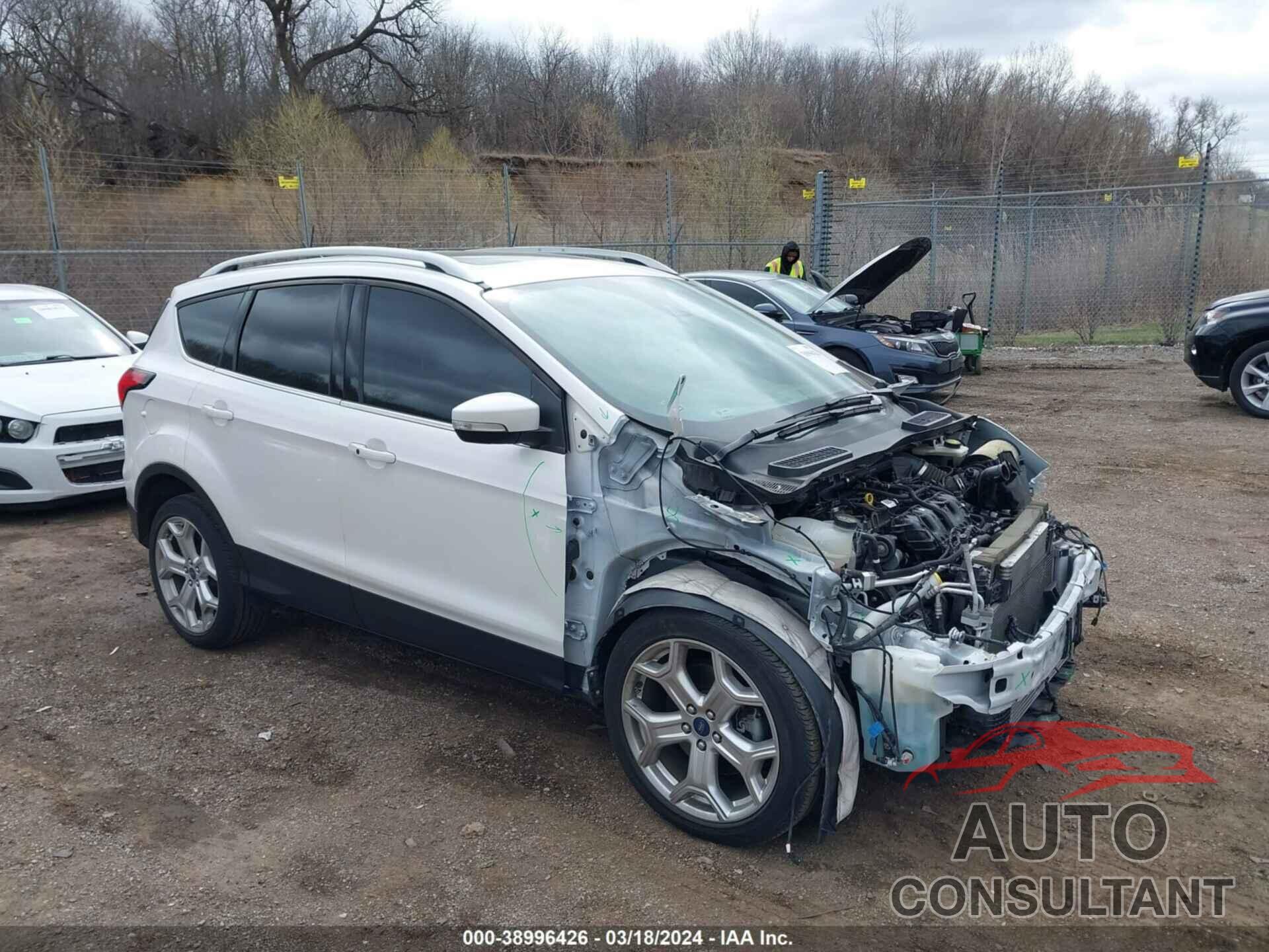 FORD ESCAPE 2019 - 1FMCU9J99KUC01406