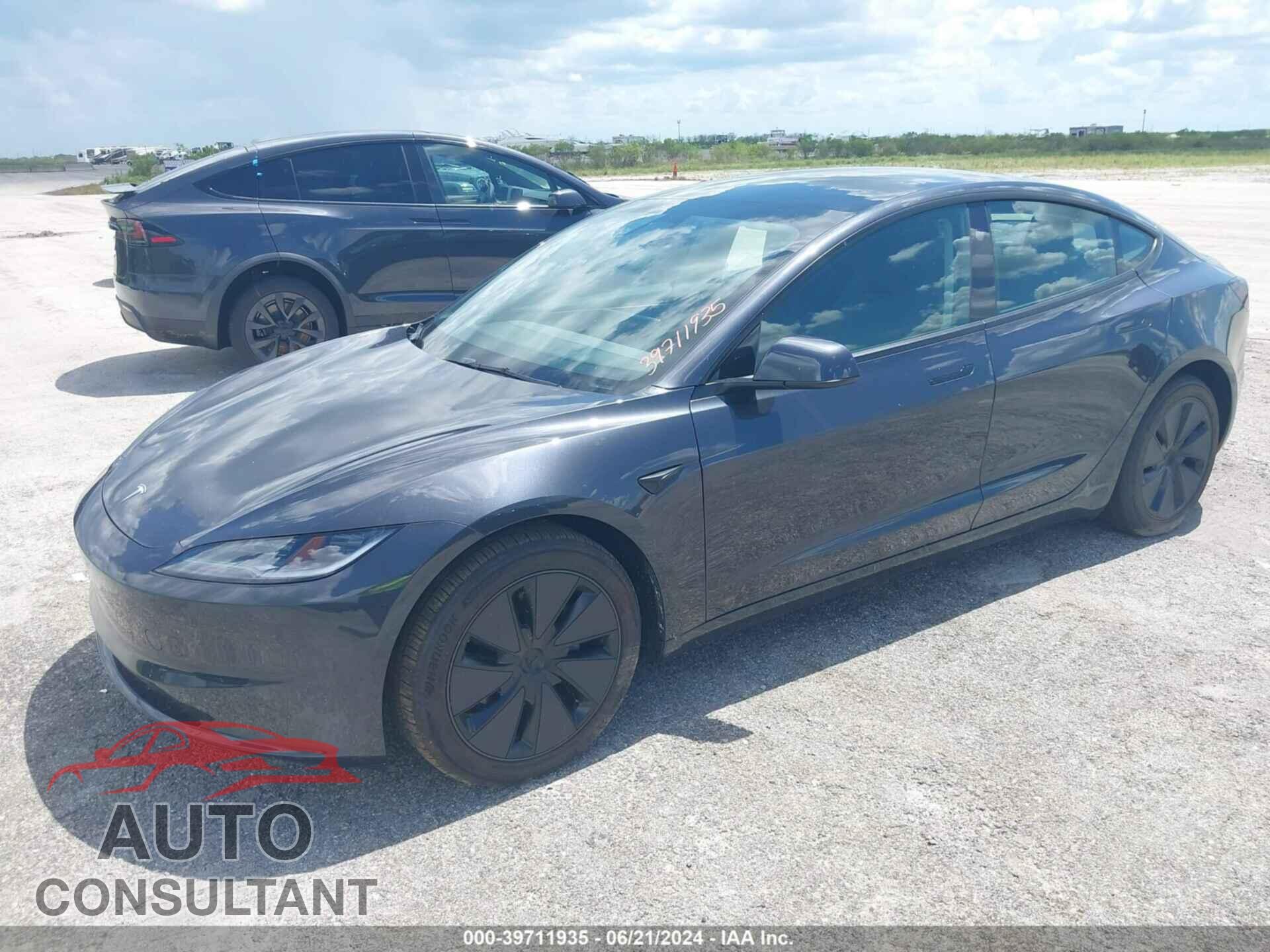 TESLA MODEL 3 2024 - 5YJ3E1EA6RF717152