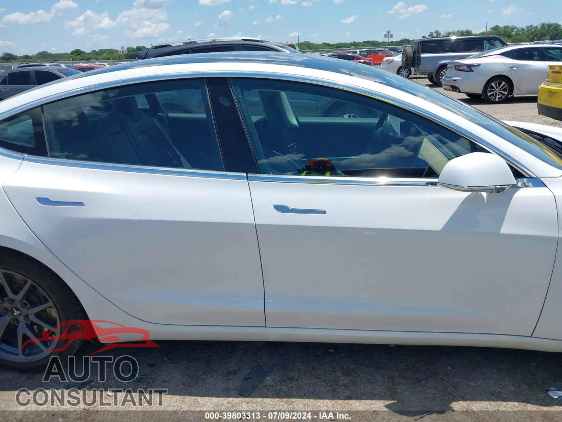 TESLA MODEL 3 2018 - 5YJ3E1EA3JF062758