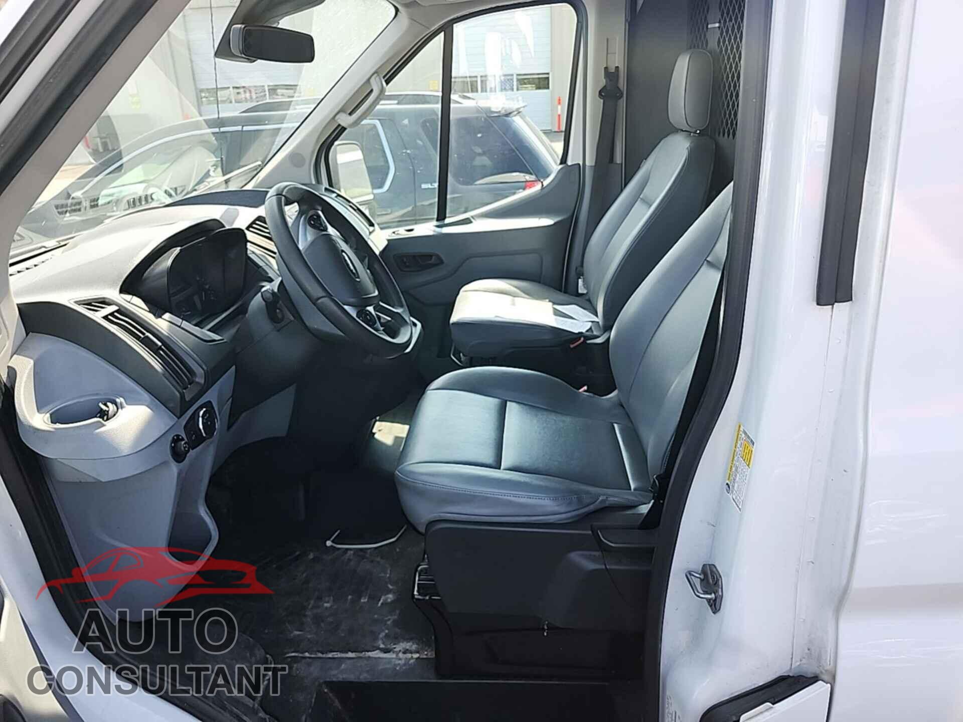 FORD TRANSIT 2019 - 1FTYR2CM6KKB15230