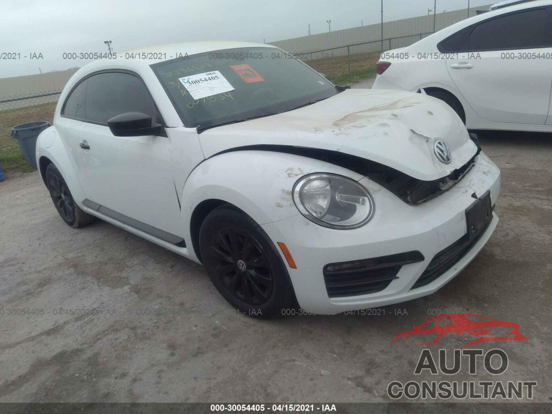 VOLKSWAGEN BEETLE 2017 - 3VWF17AT5HM607834
