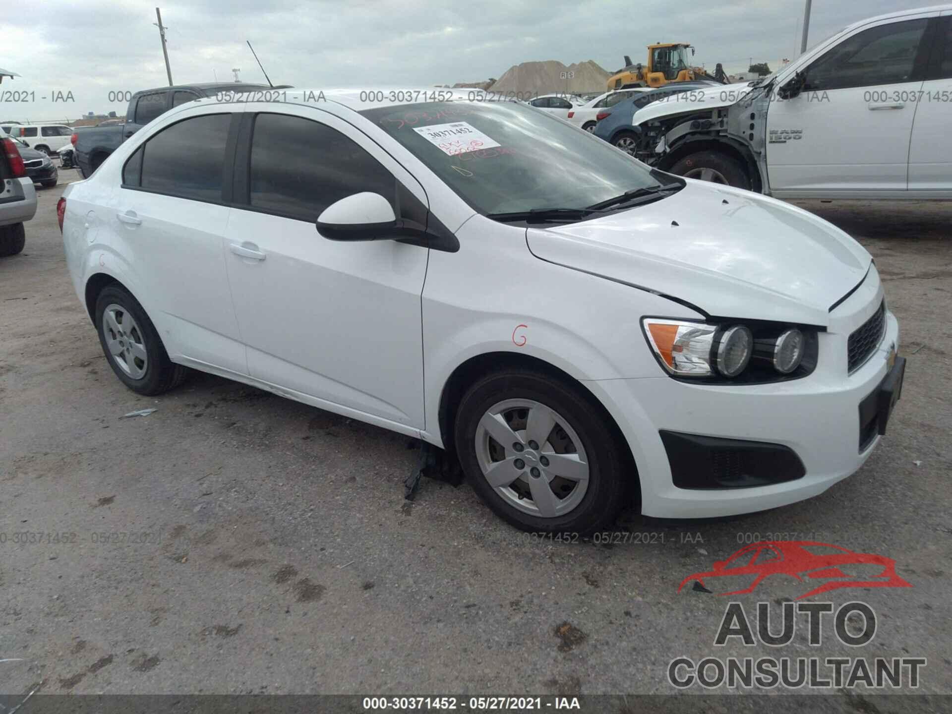 CHEVROLET SONIC 2016 - 1G1JA5SH2G4165433