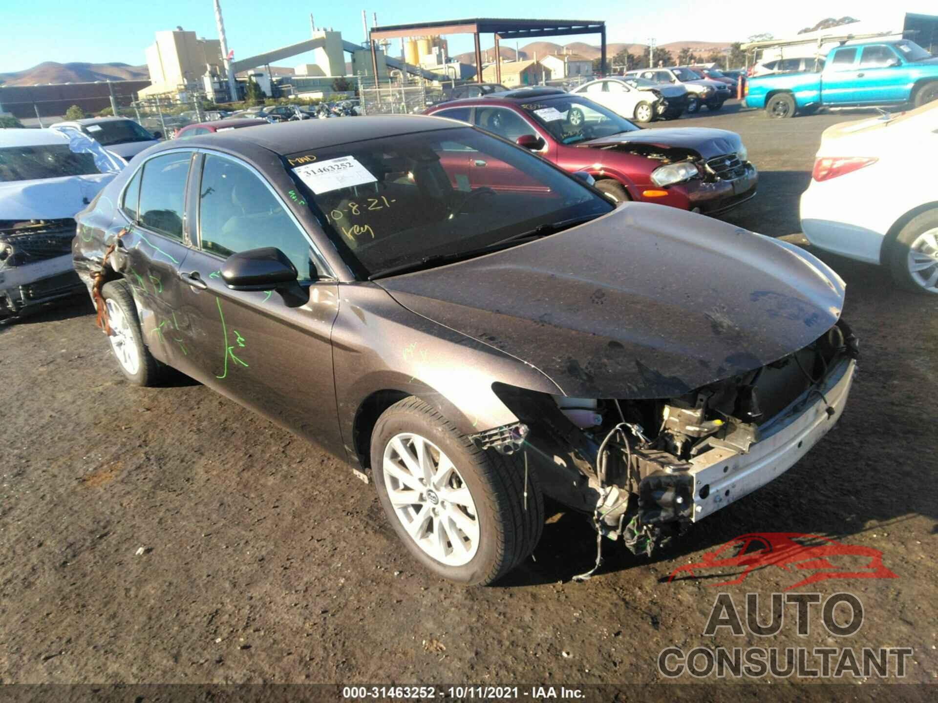 TOYOTA CAMRY 2018 - JTNB11HK6J3044095