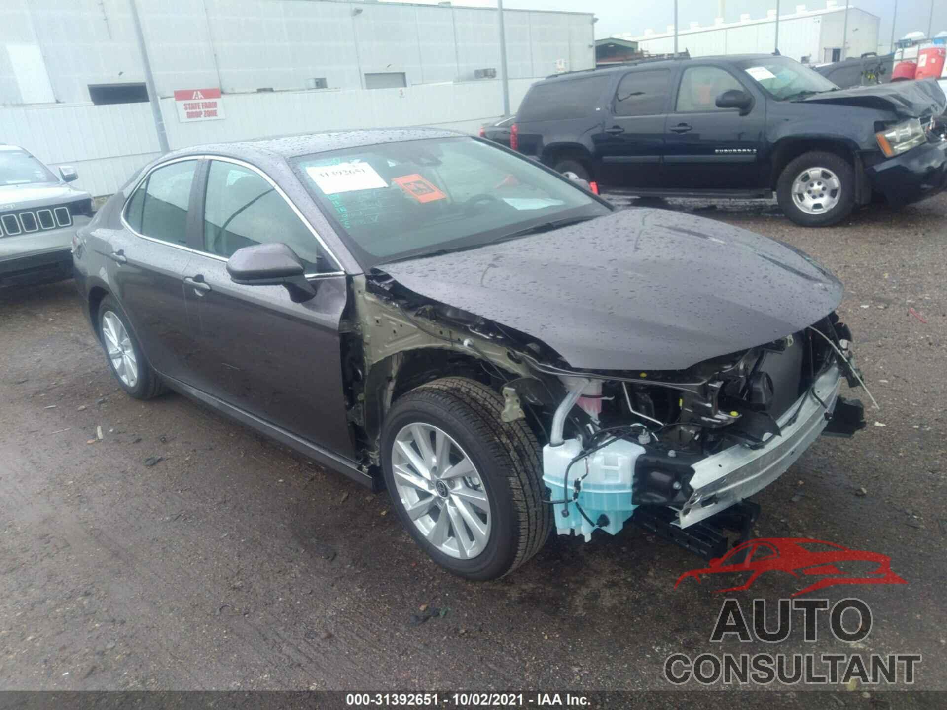 TOYOTA CAMRY 2021 - 4T1C11AK3MU613675