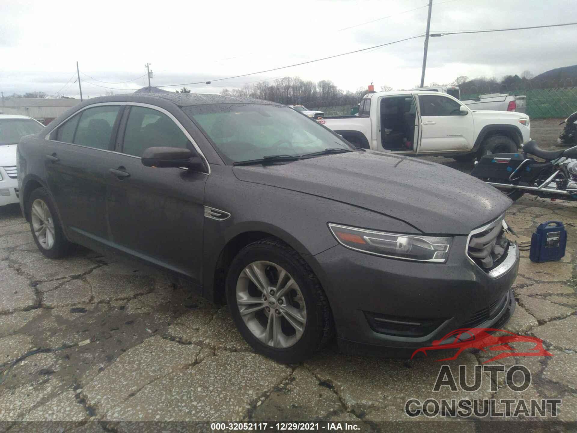 FORD TAURUS 2017 - 1FAHP2E86HG138157