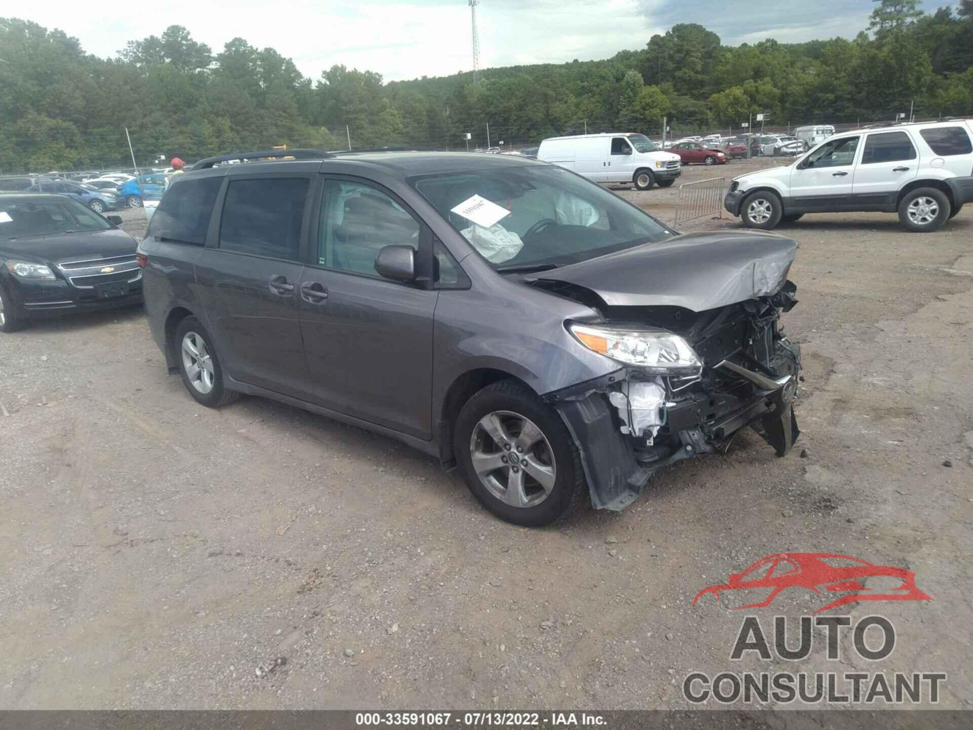 TOYOTA SIENNA 2018 - 5TDKZ3DC3JS934219