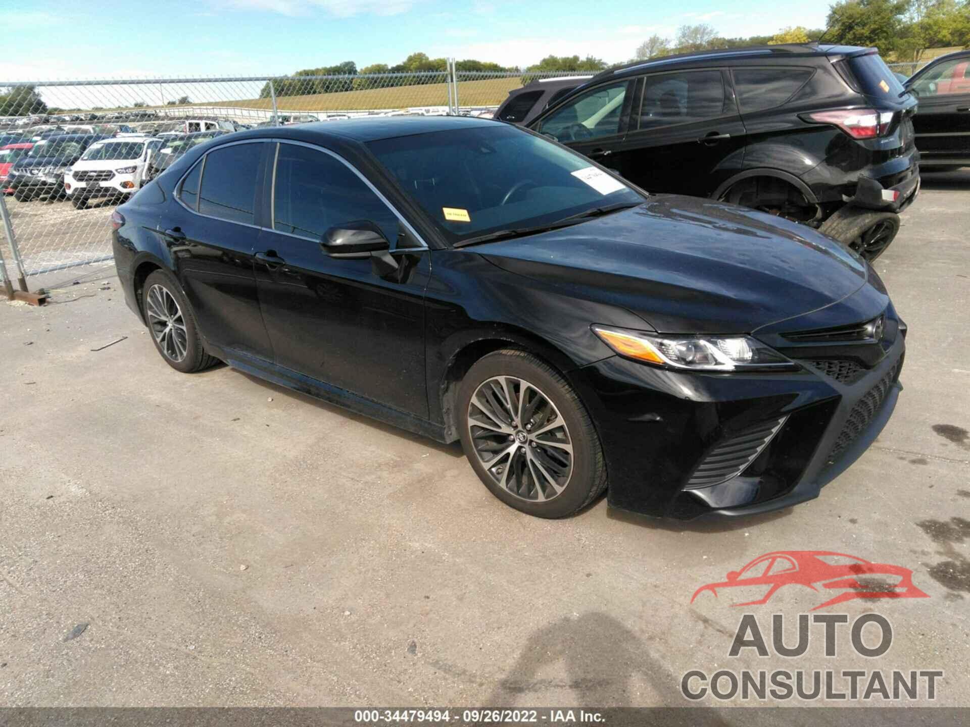 TOYOTA CAMRY 2018 - 4T1B11HK6JU107030