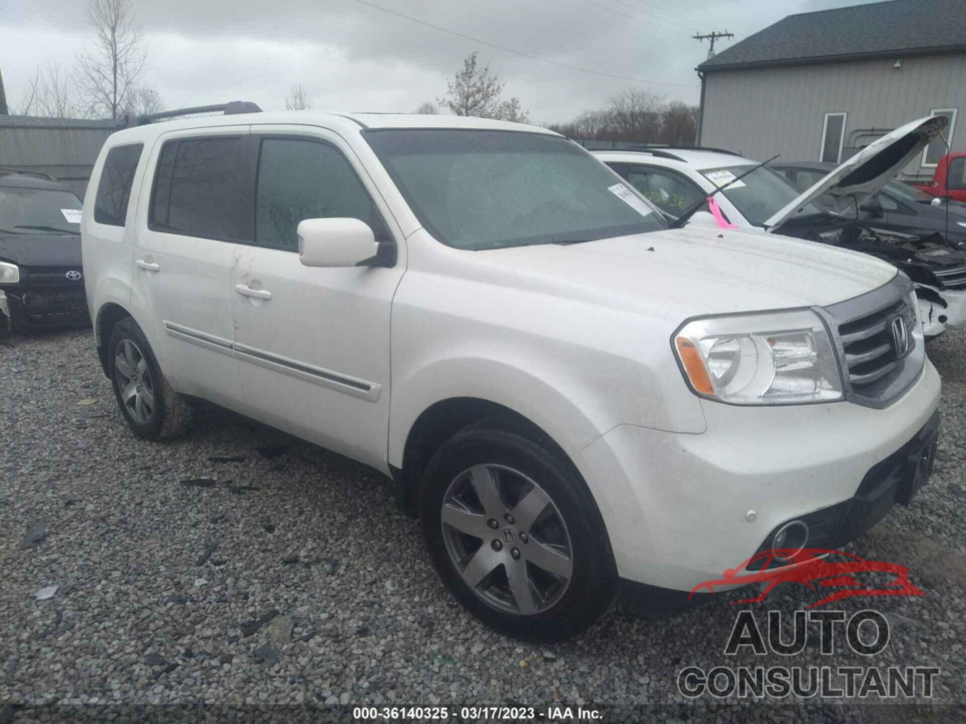 HONDA PILOT 2015 - 5FNYF4H94FB002825