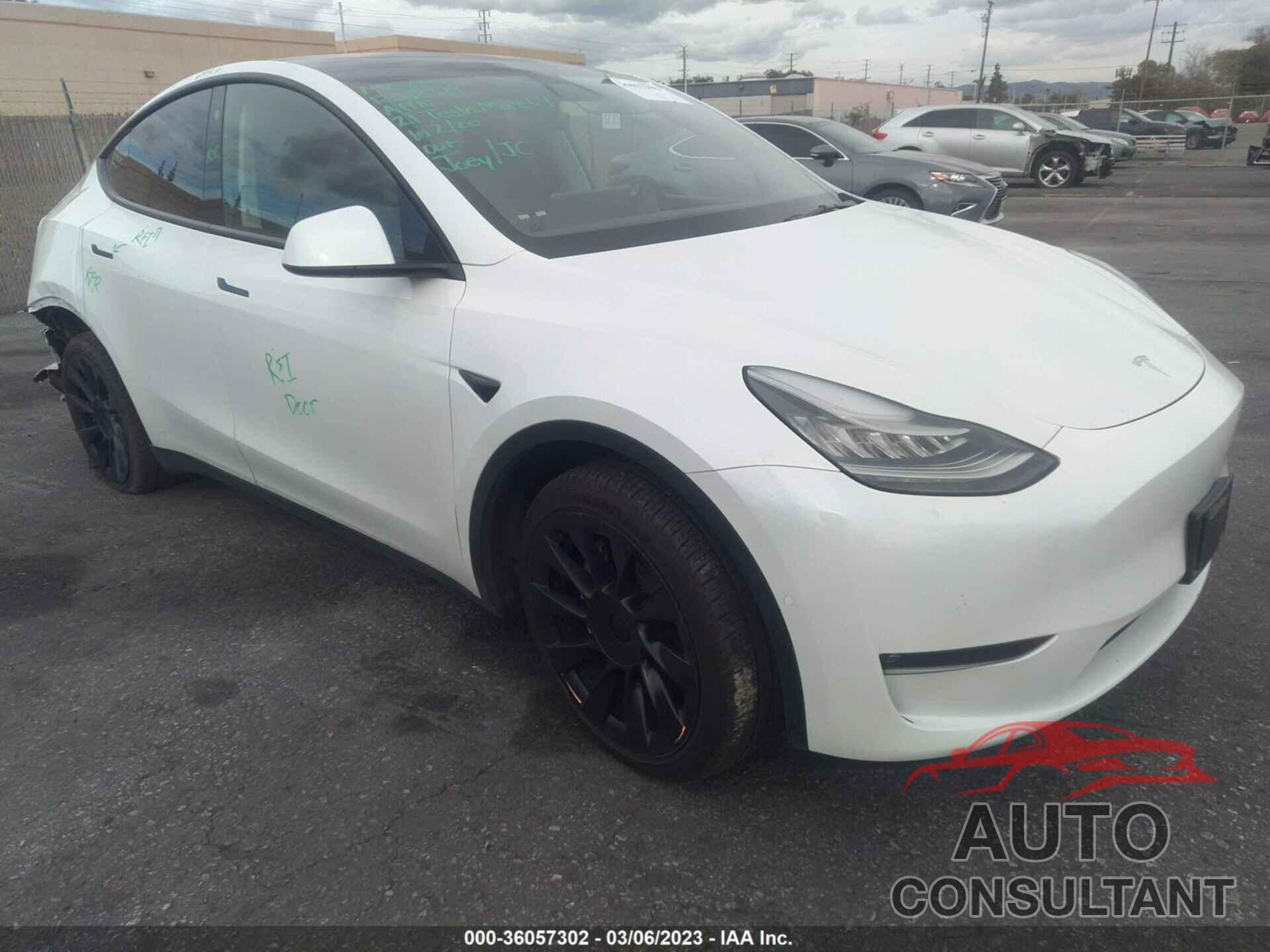 TESLA MODEL Y 2021 - 5YJYGDEEXMF125458
