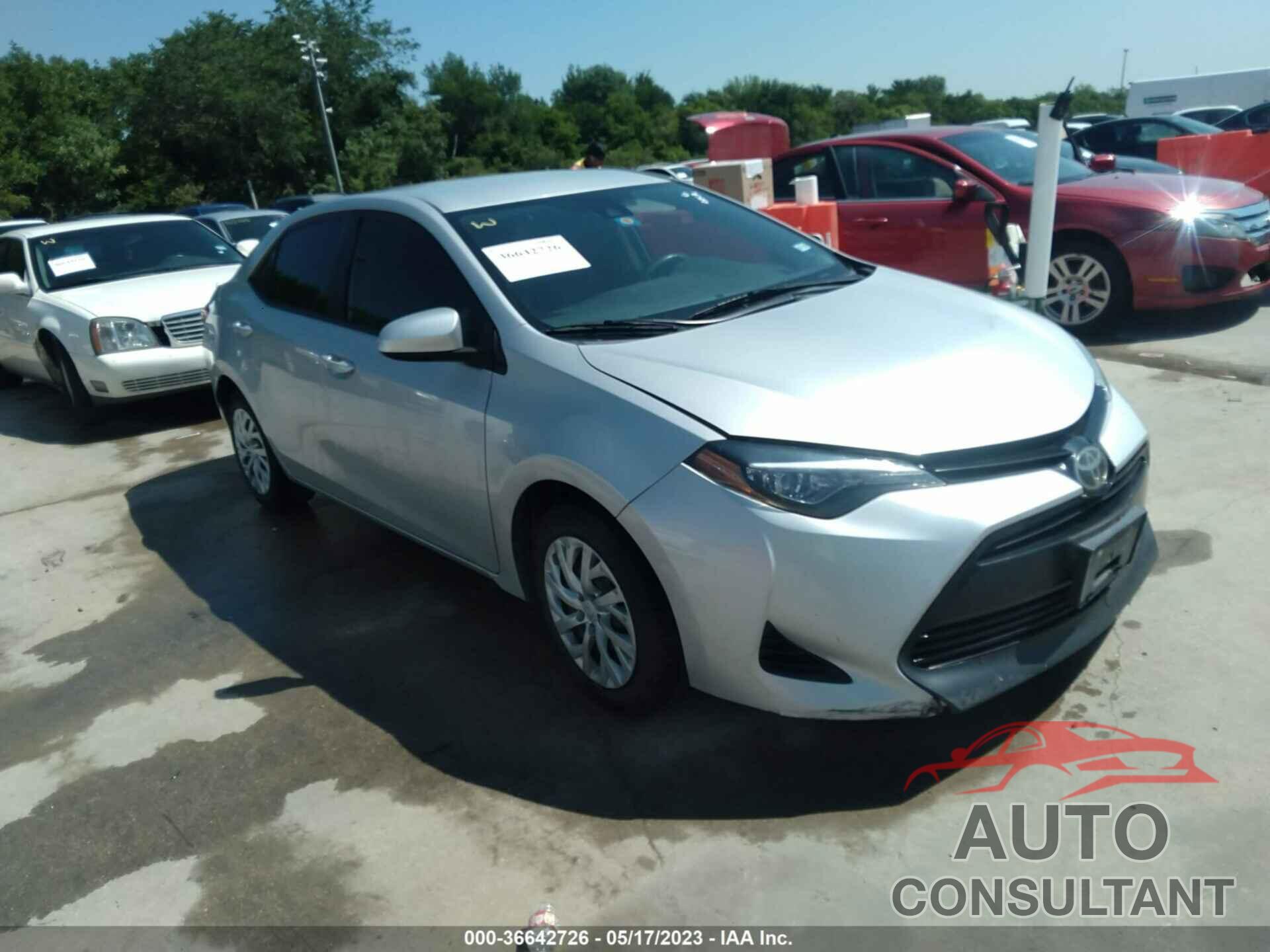TOYOTA COROLLA 2018 - 5YFBURHE3JP752770