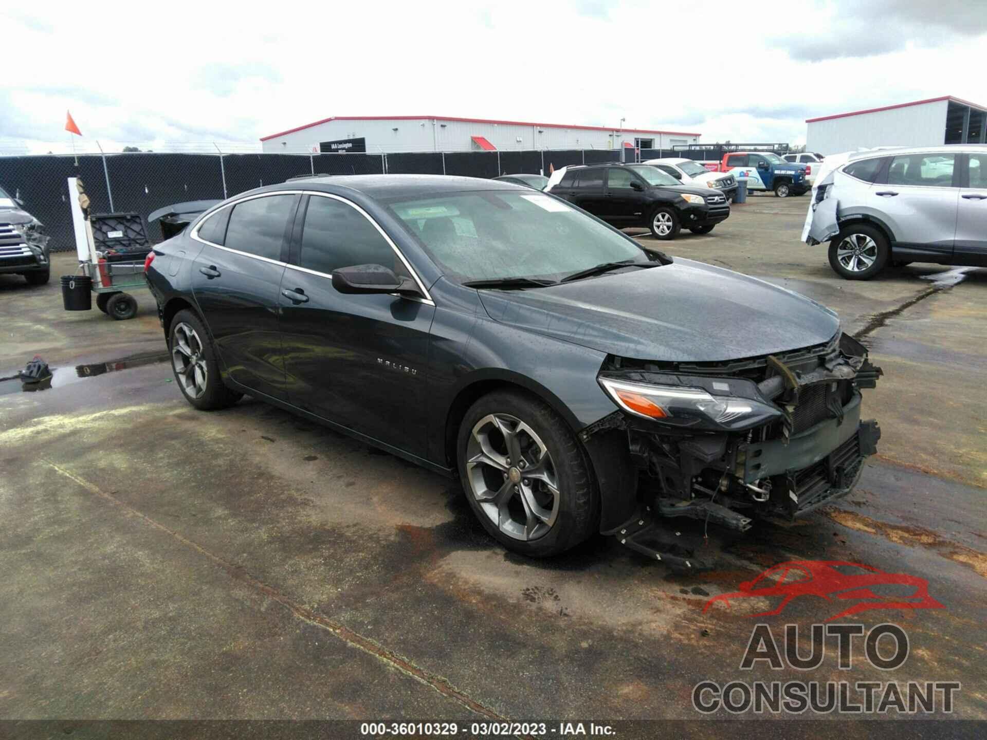 CHEVROLET MALIBU 2019 - 1G1ZG5ST8KF215545