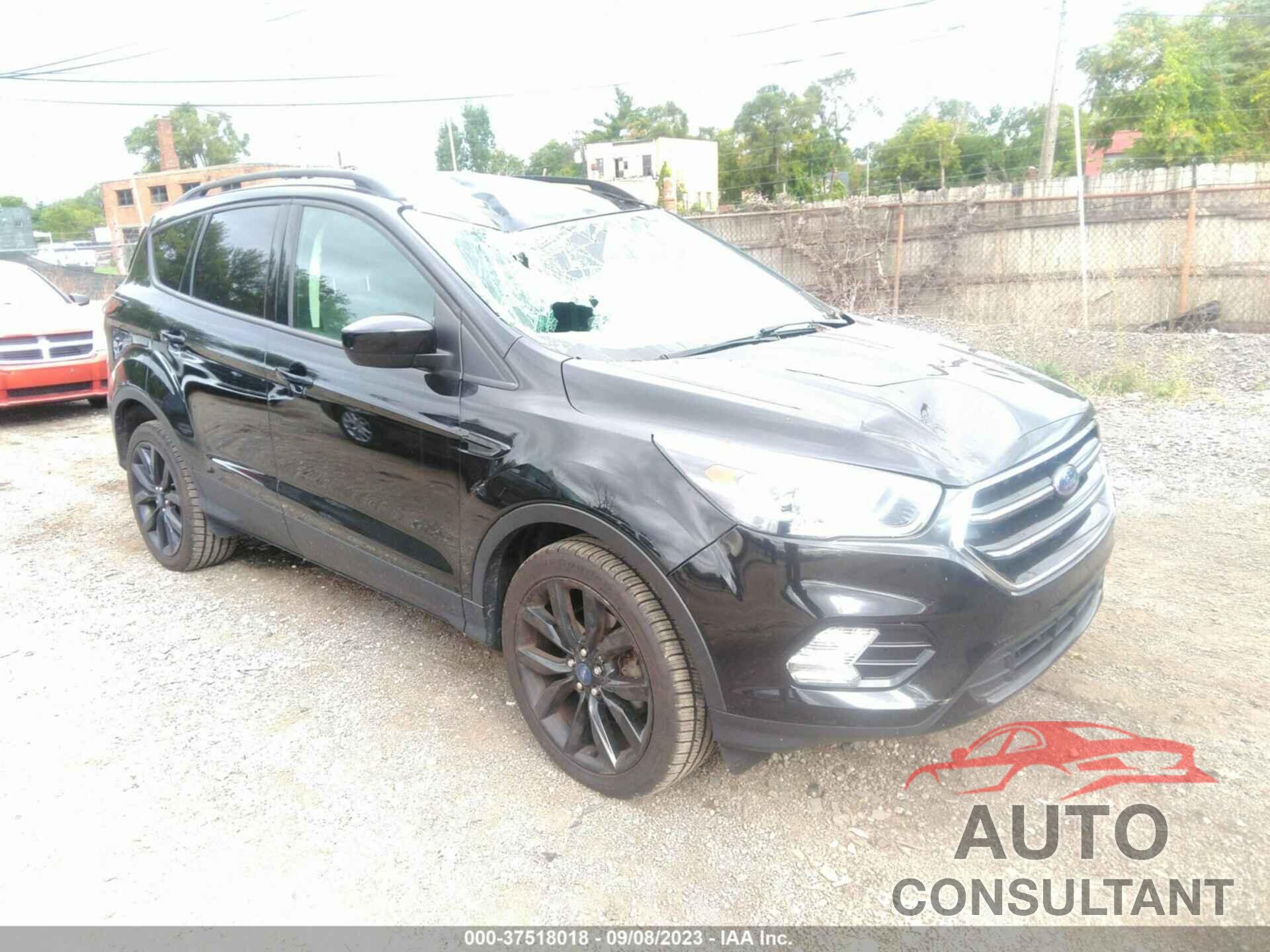 FORD ESCAPE 2017 - 1FMCU0G90HUD08677