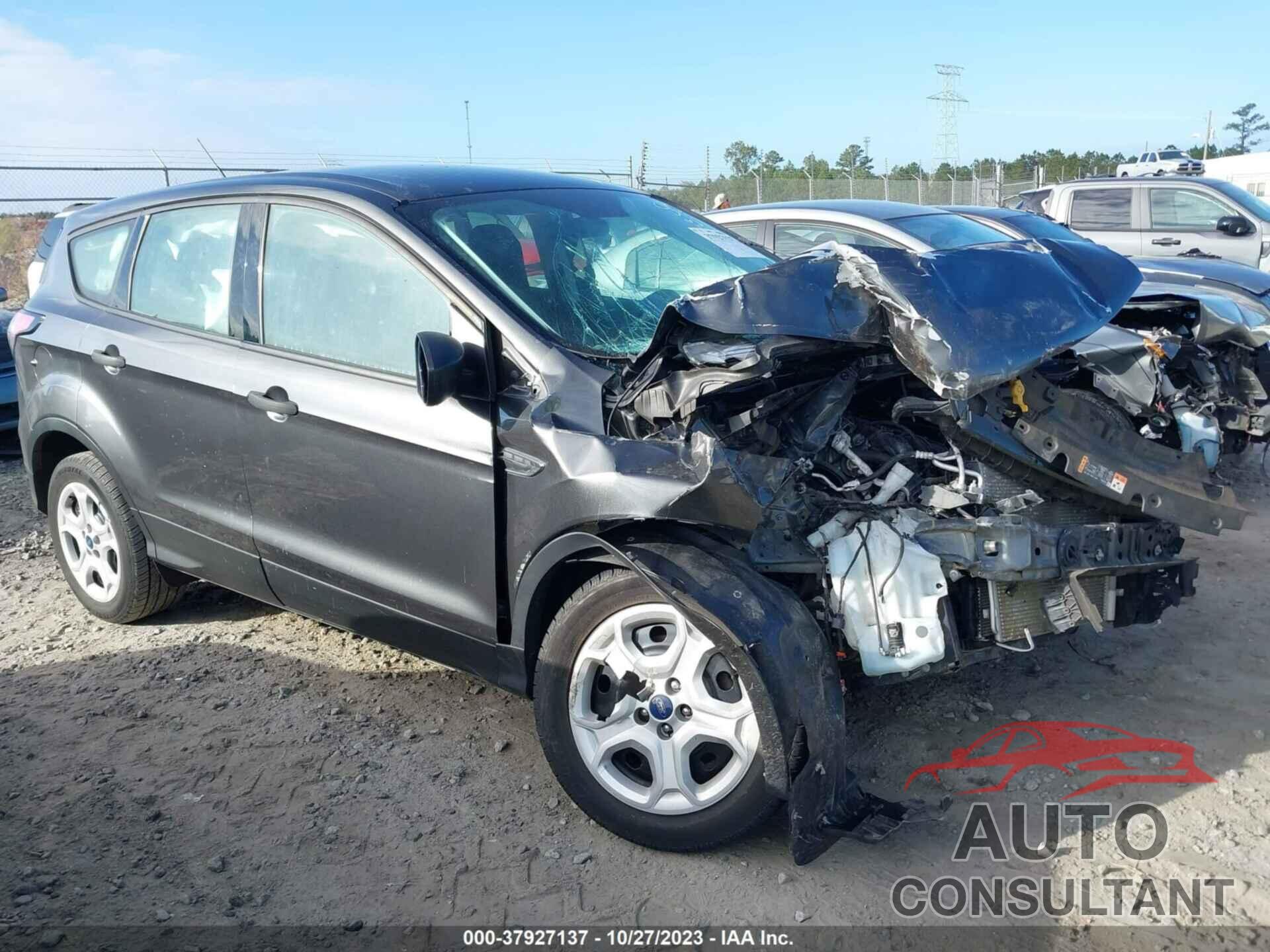 FORD ESCAPE 2017 - 1FMCU0F75HUB85703