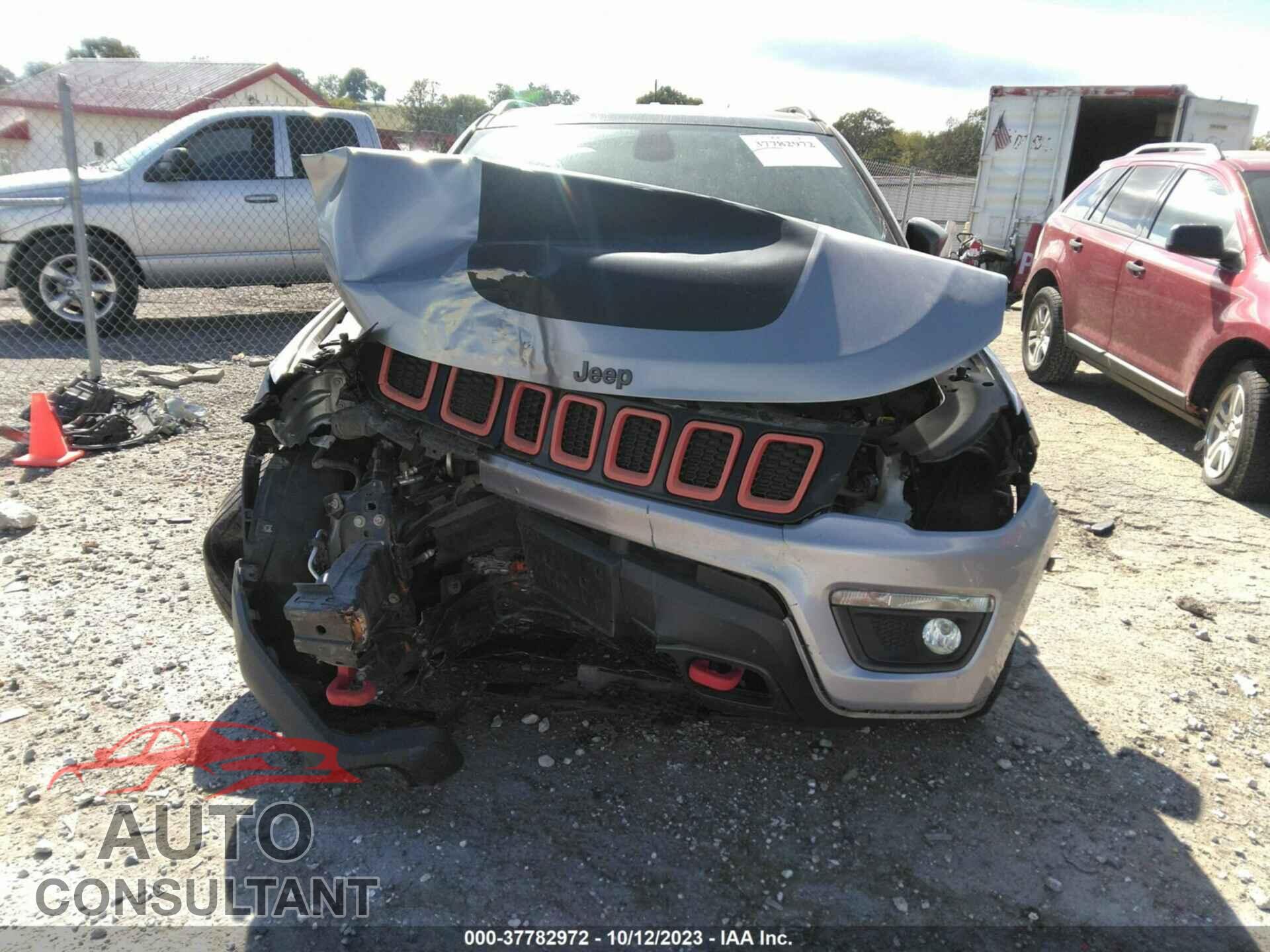 JEEP COMPASS 2019 - 3C4NJDDB8KT740083