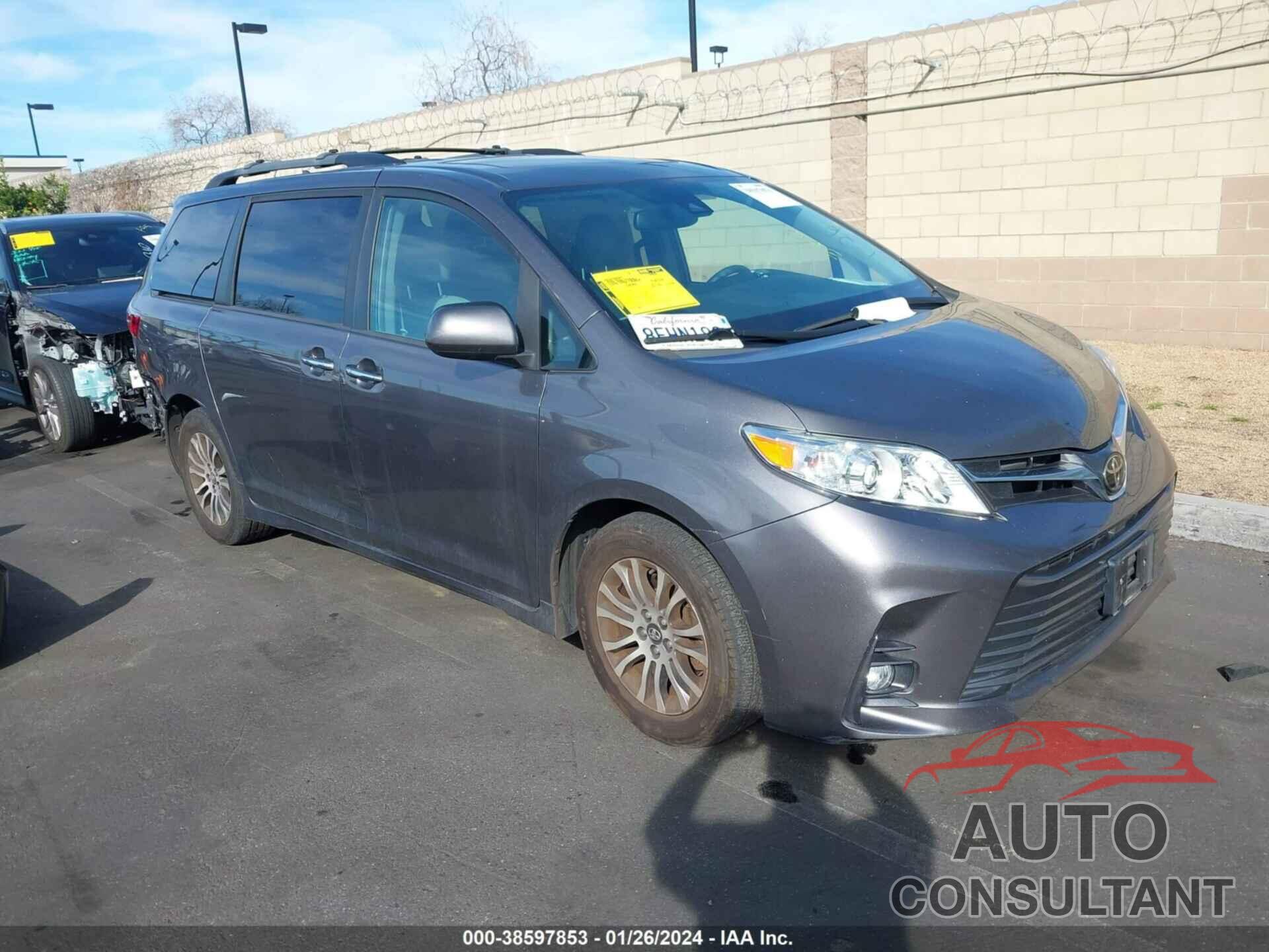 TOYOTA SIENNA 2018 - 5TDYZ3DC6JS952367