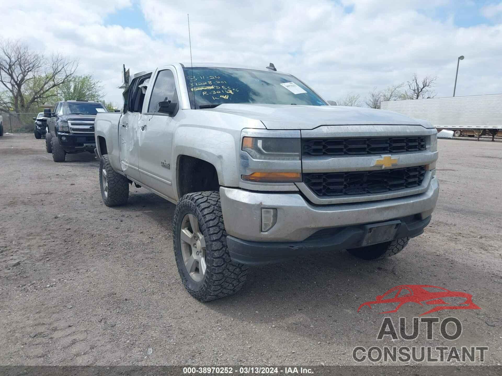 CHEVROLET SILVERADO 1500 2018 - 1GCPCRECXJF212982