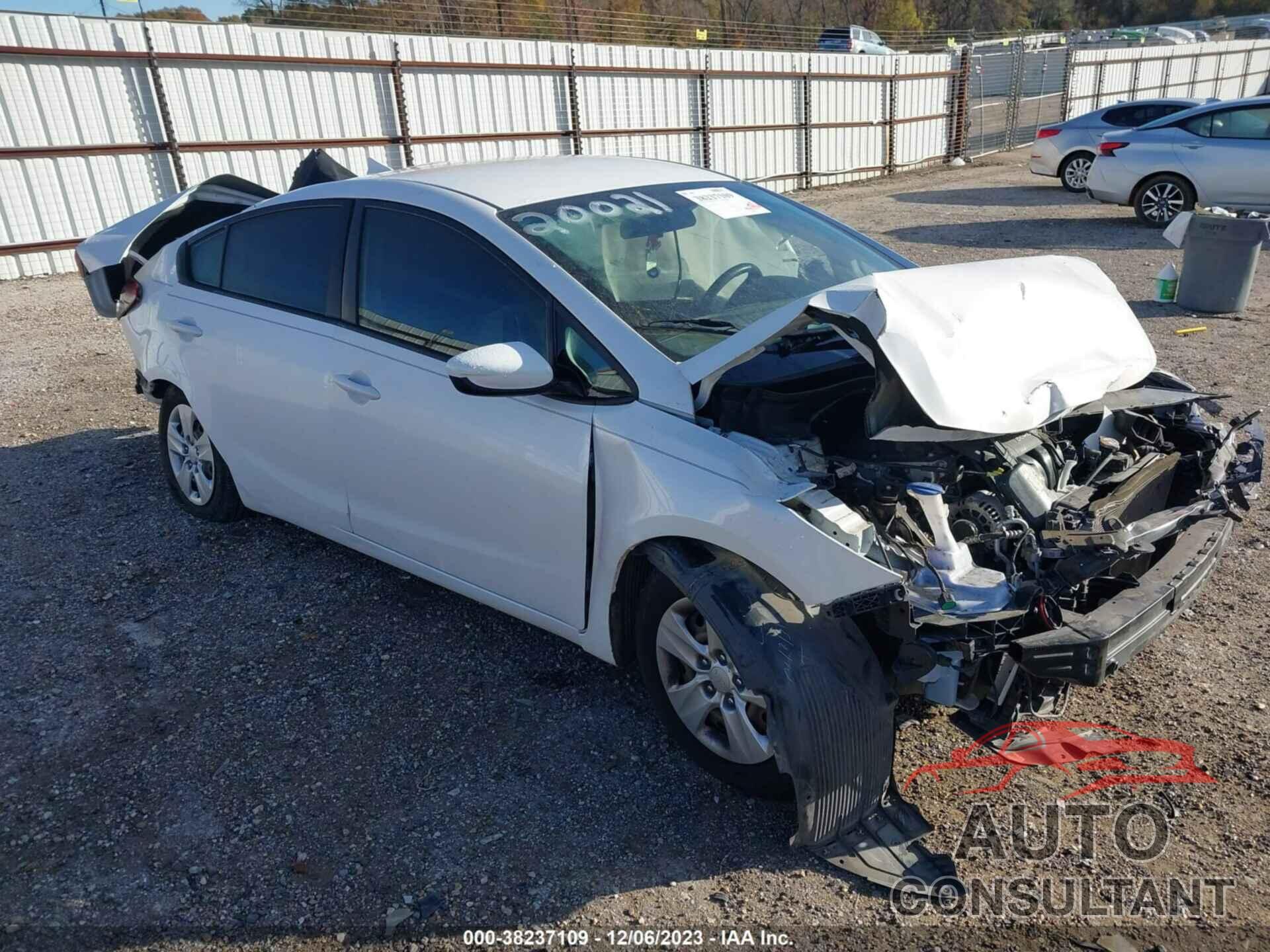 KIA FORTE 2018 - 3KPFL4A76JE244927