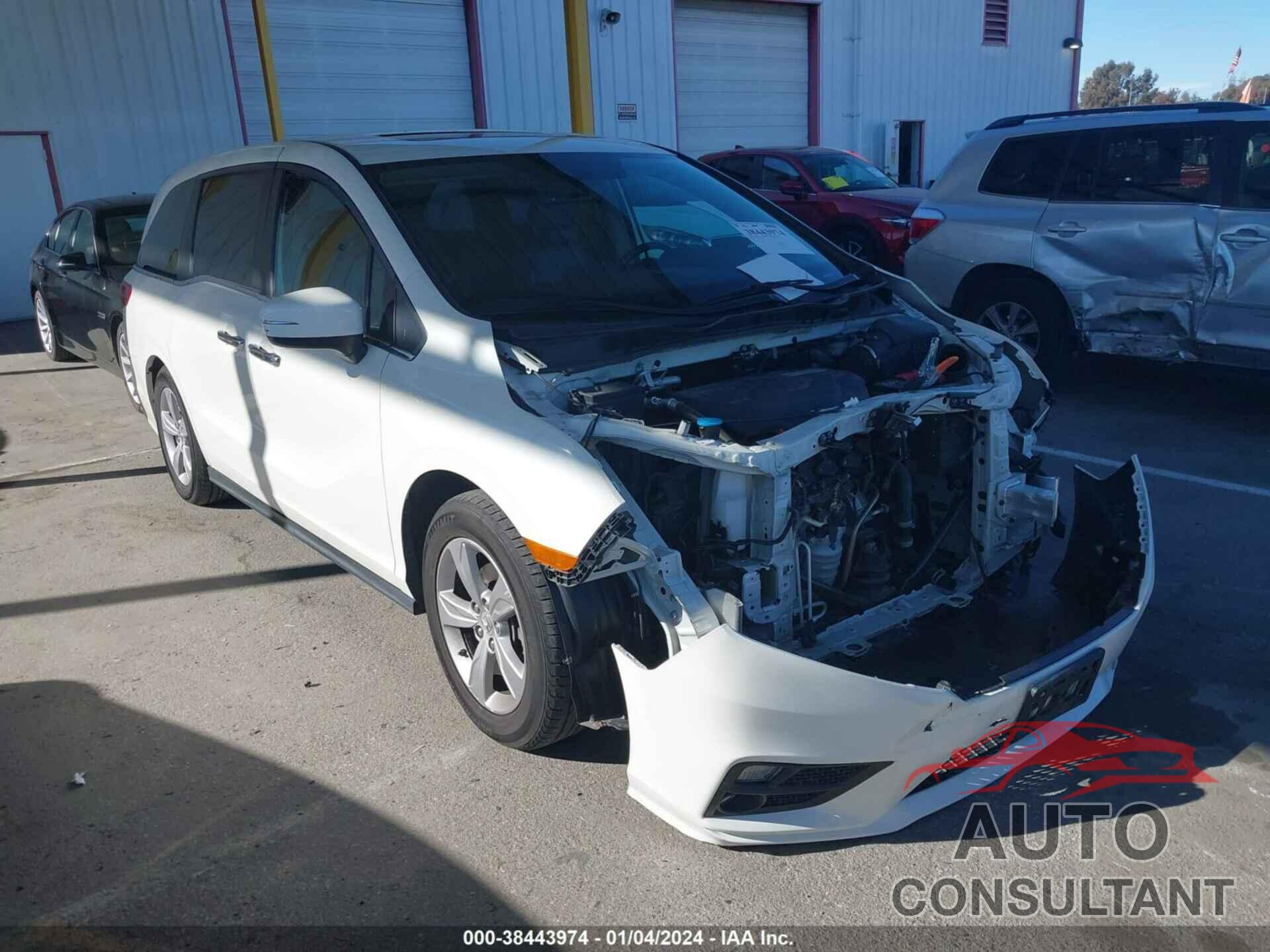 HONDA ODYSSEY 2018 - 5FNRL6H72JB095389