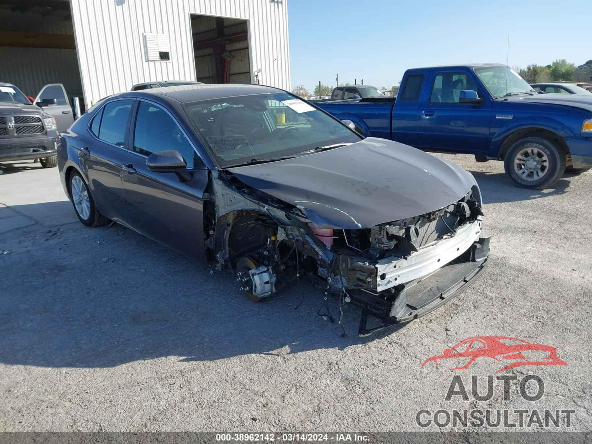 TOYOTA CAMRY 2023 - 4T1C11AK2PU830980