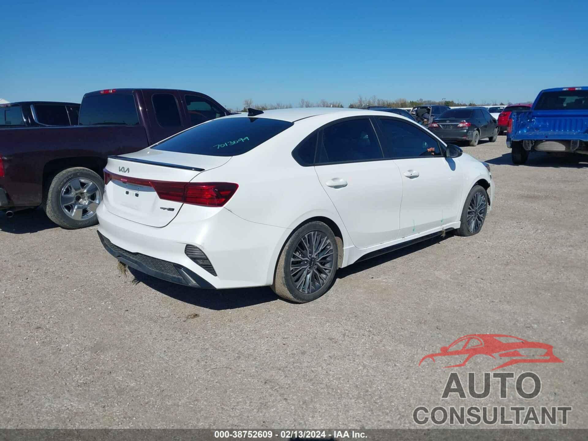 KIA FORTE 2023 - 3KPF54AD3PE598011