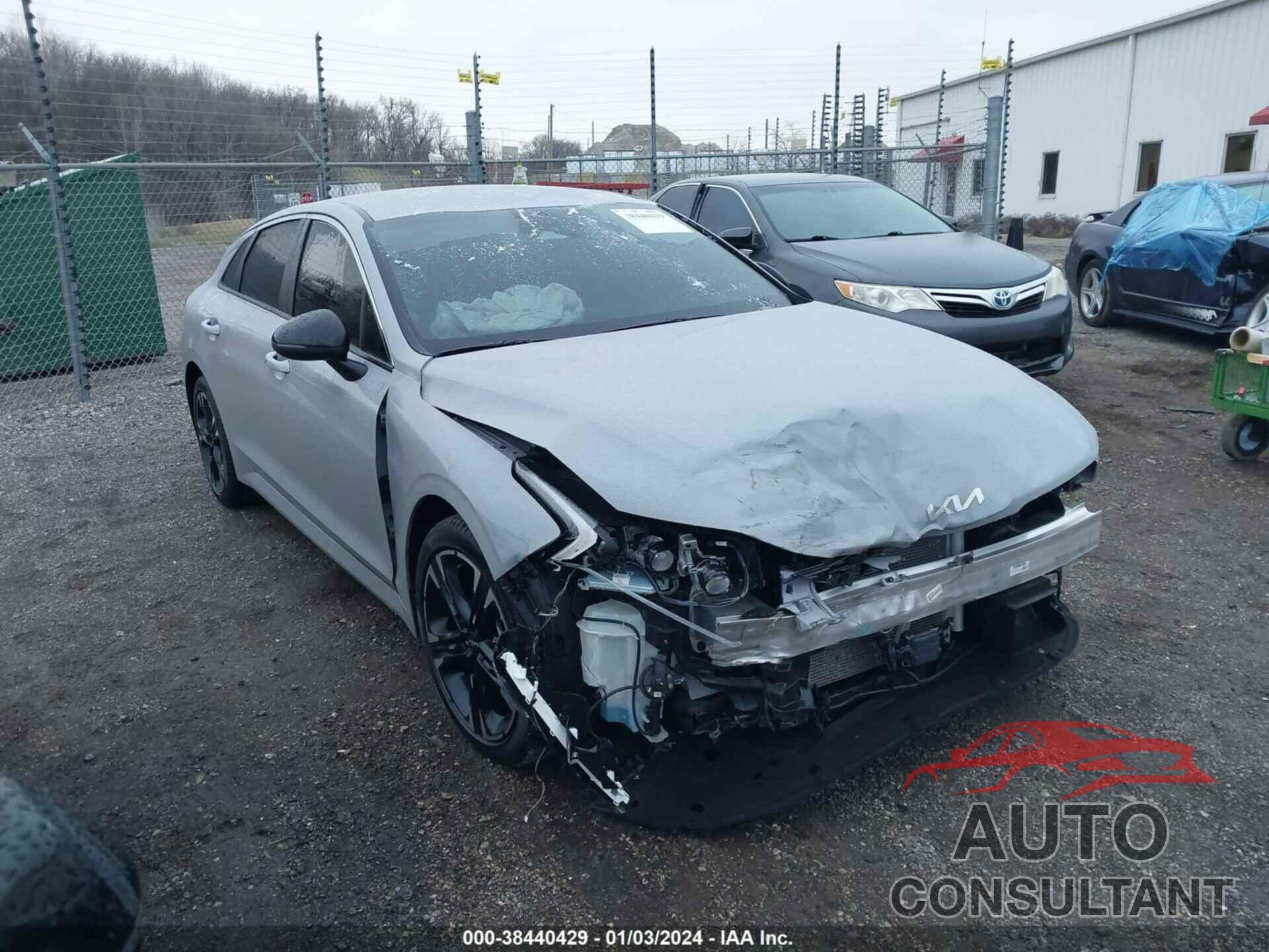 KIA K5 2023 - 5XXG64J22PG201332