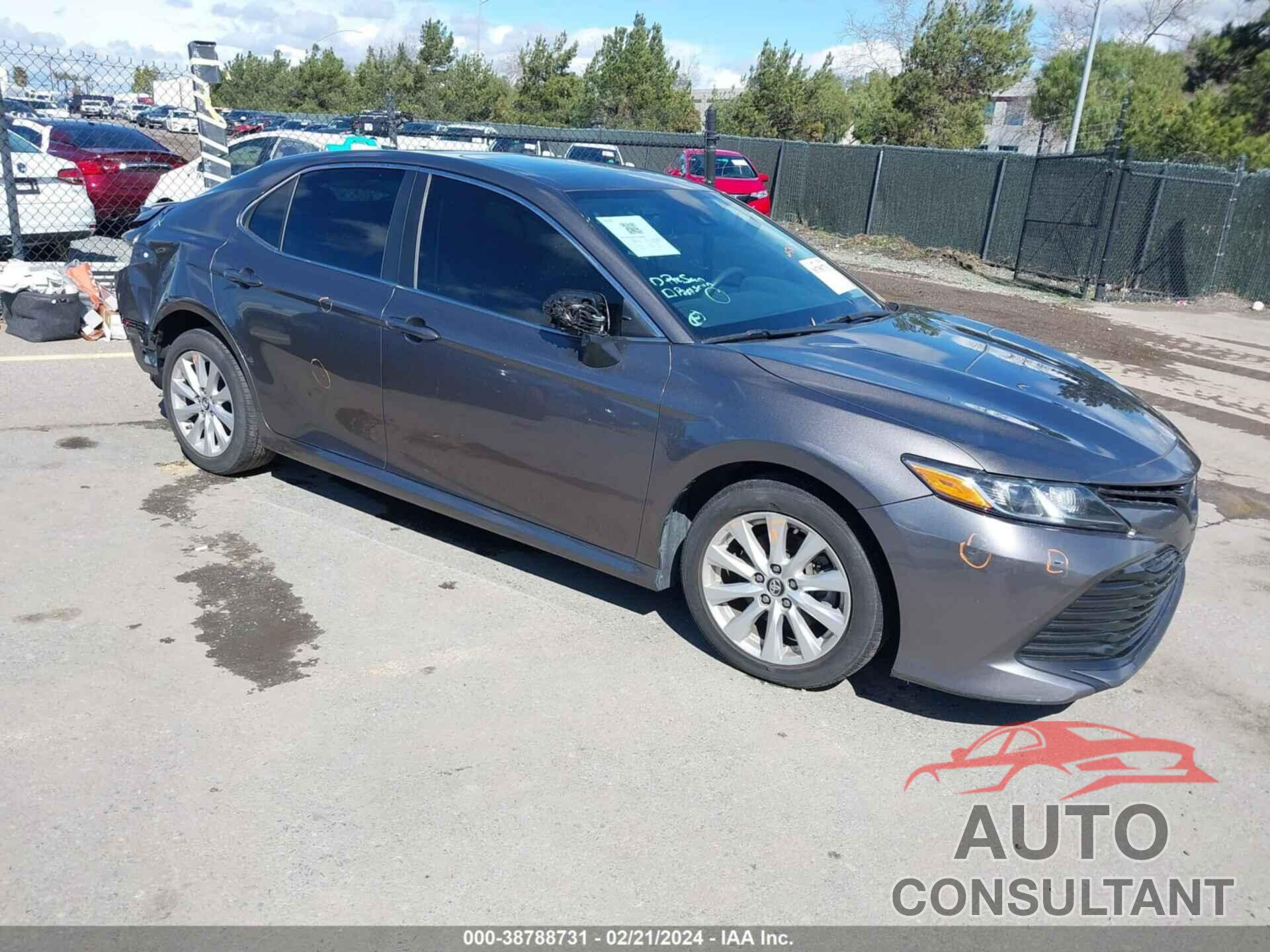 TOYOTA CAMRY 2018 - 4T1B11HK5JU538409