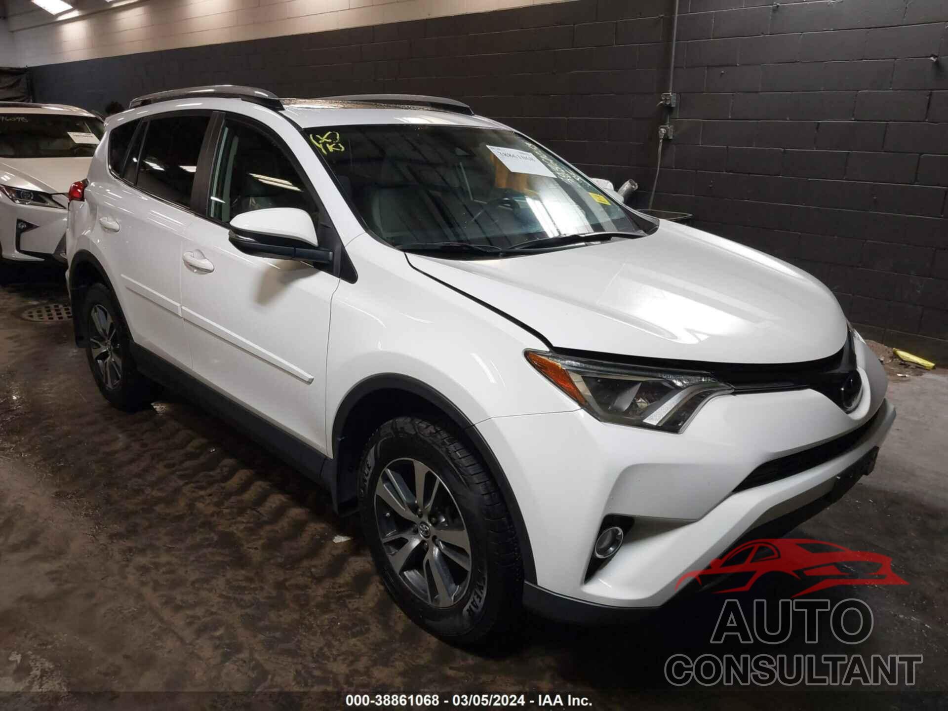 TOYOTA RAV4 2018 - JTMRFREV0JJ200385