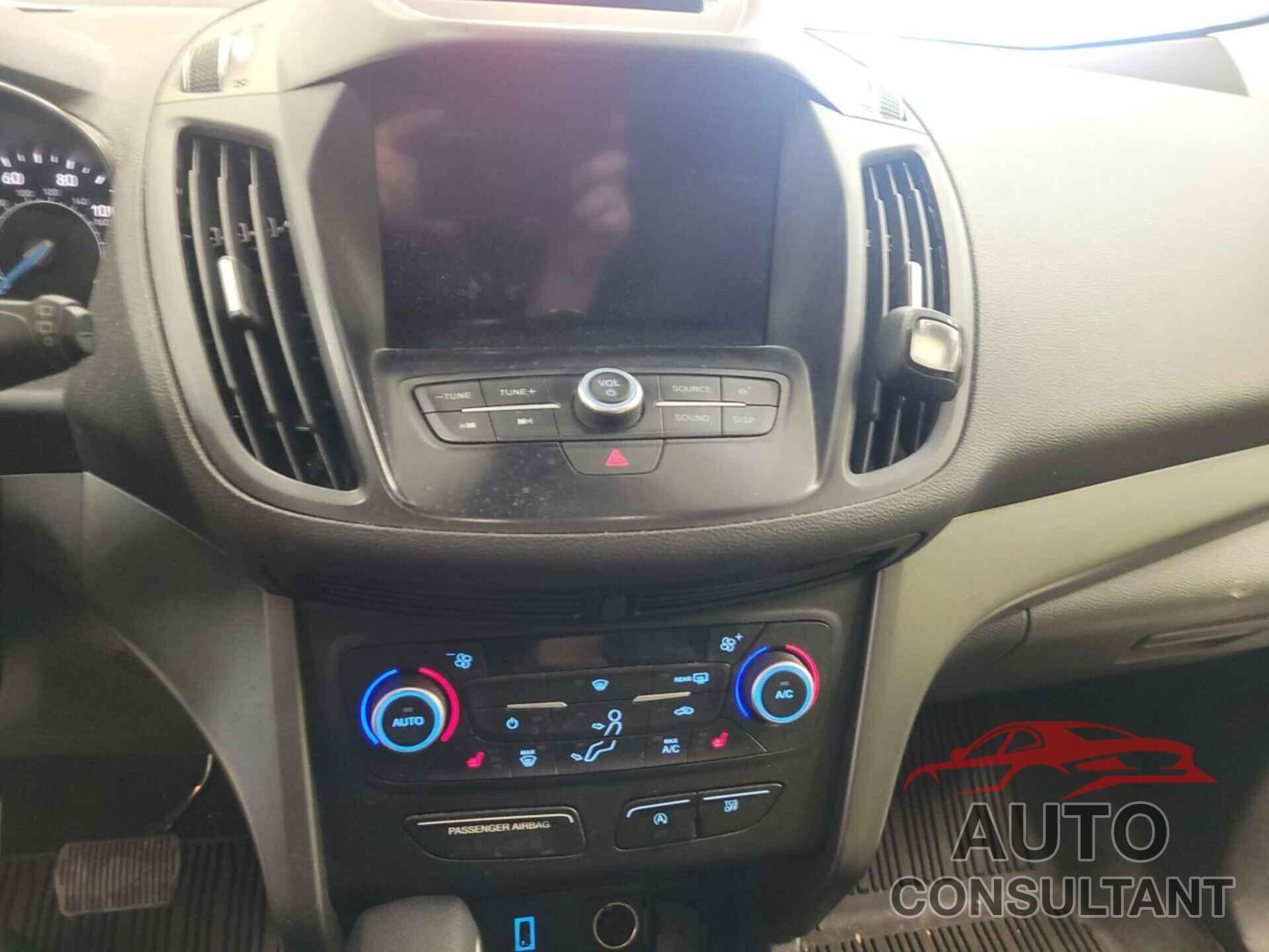 FORD ESCAPE 2018 - 1FMCU9GD1JUD12302