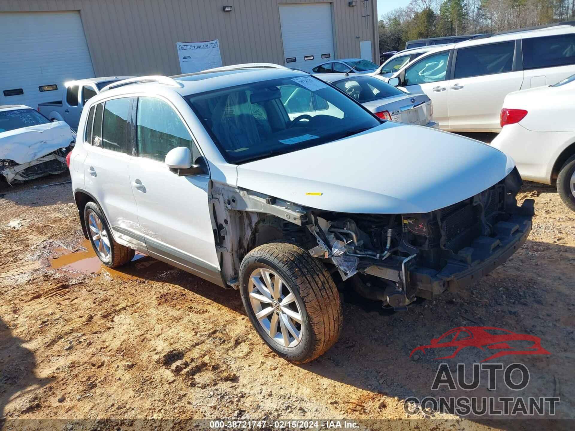 VOLKSWAGEN TIGUAN 2017 - WVGSV7AX4HW509771