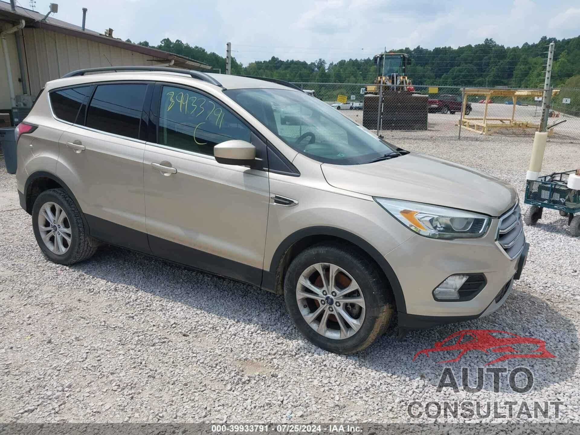 FORD ESCAPE 2017 - 1FMCU0G92HUB01336