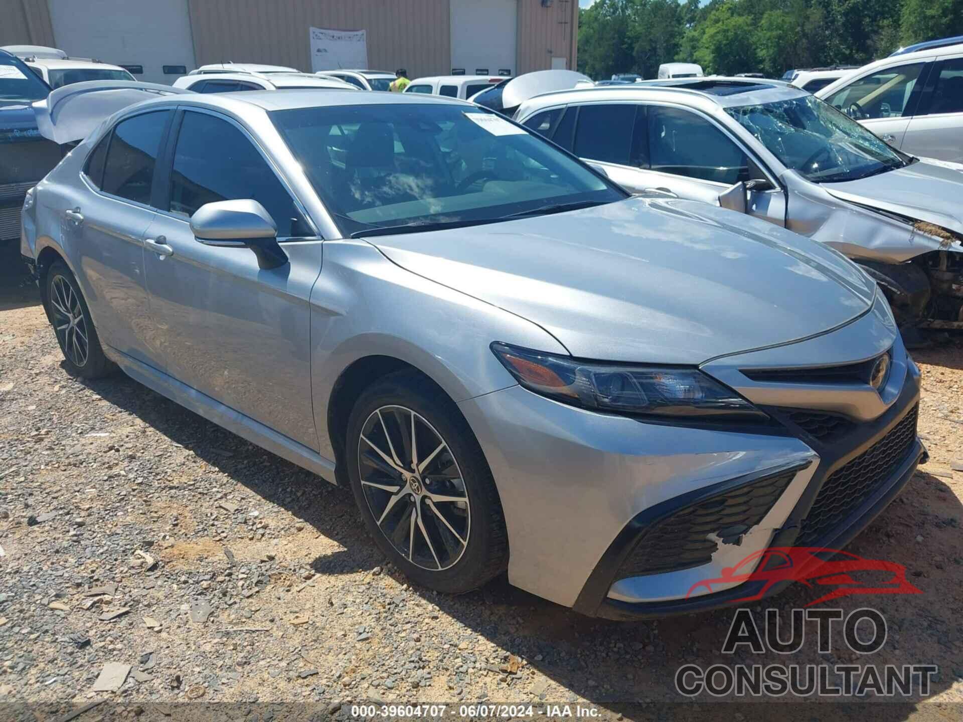 TOYOTA CAMRY 2024 - 4T1G11AK2RU879925