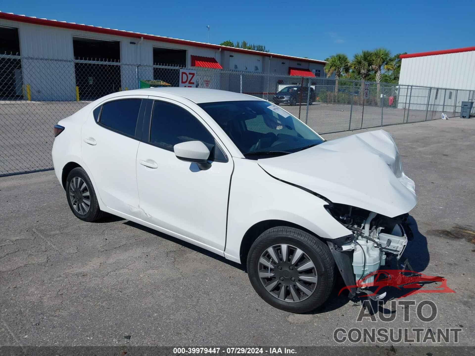 TOYOTA YARIS 2019 - 3MYDLBYV7KY519478