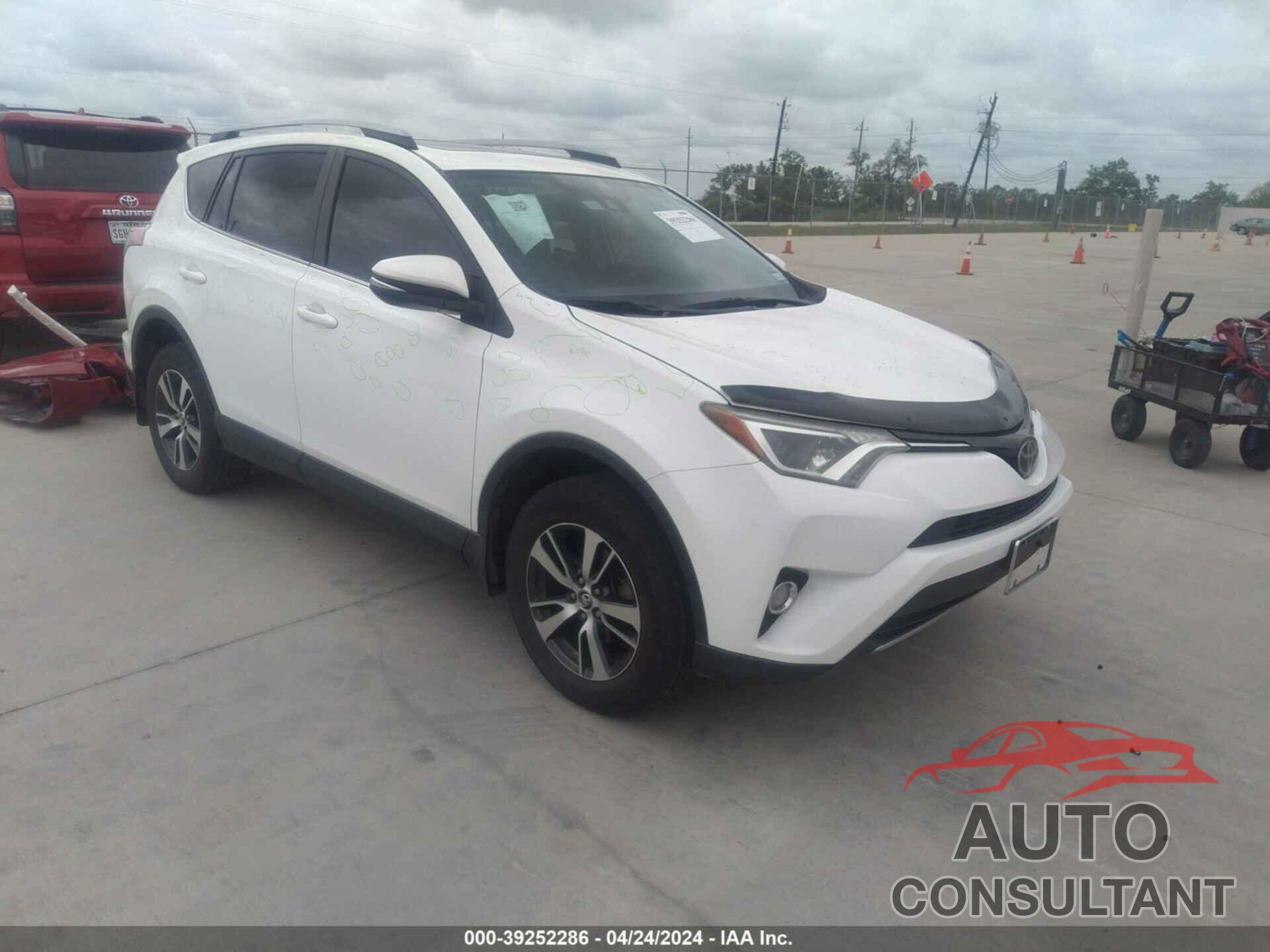 TOYOTA RAV4 2018 - JTMRFREV2JJ736738