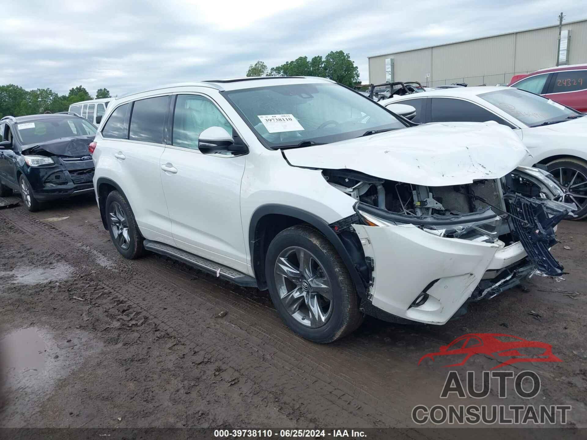 TOYOTA HIGHLANDER 2018 - 5TDDZRFH3JS812786