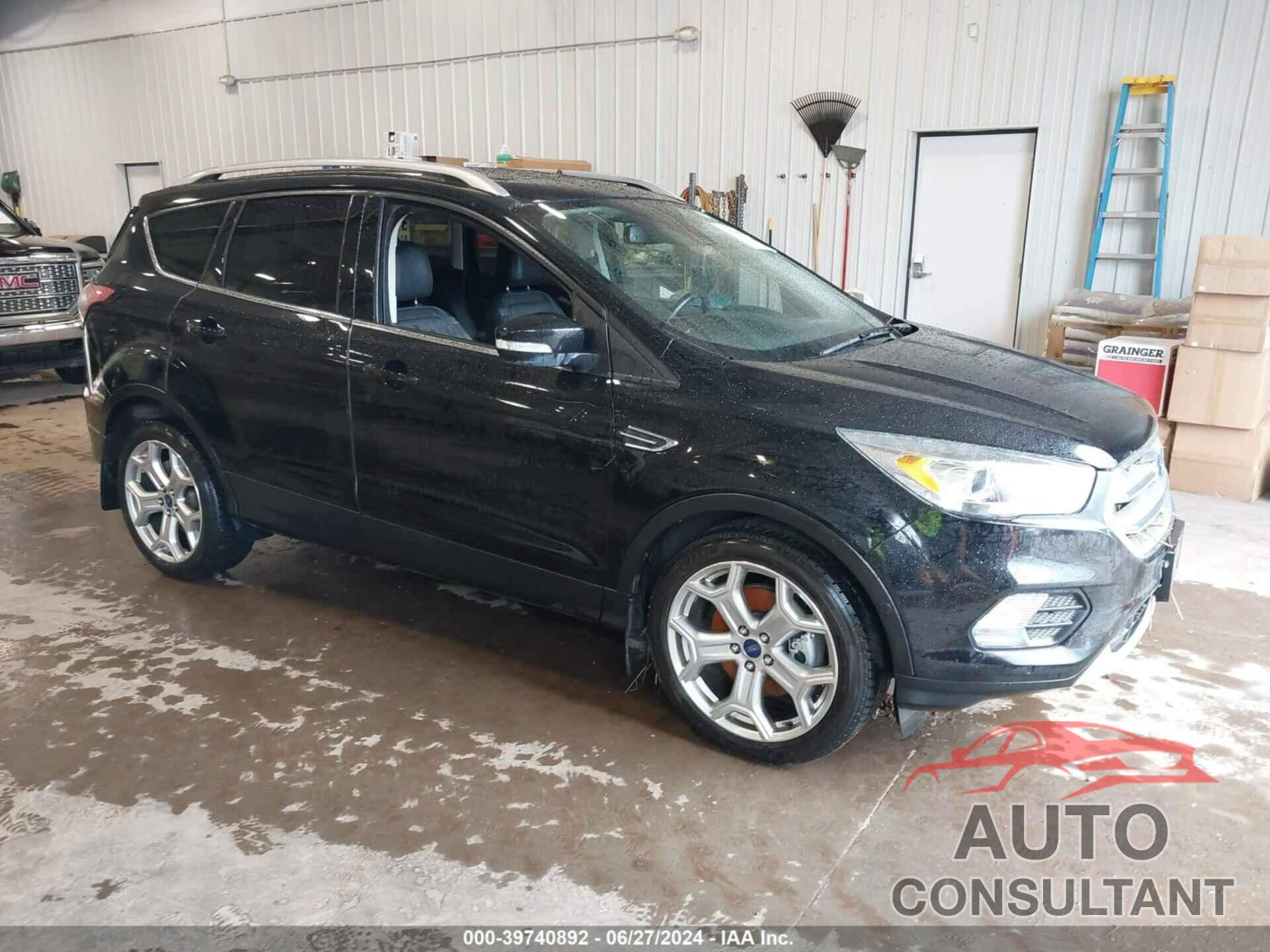 FORD ESCAPE 2017 - 1FMCU9J94HUE36689