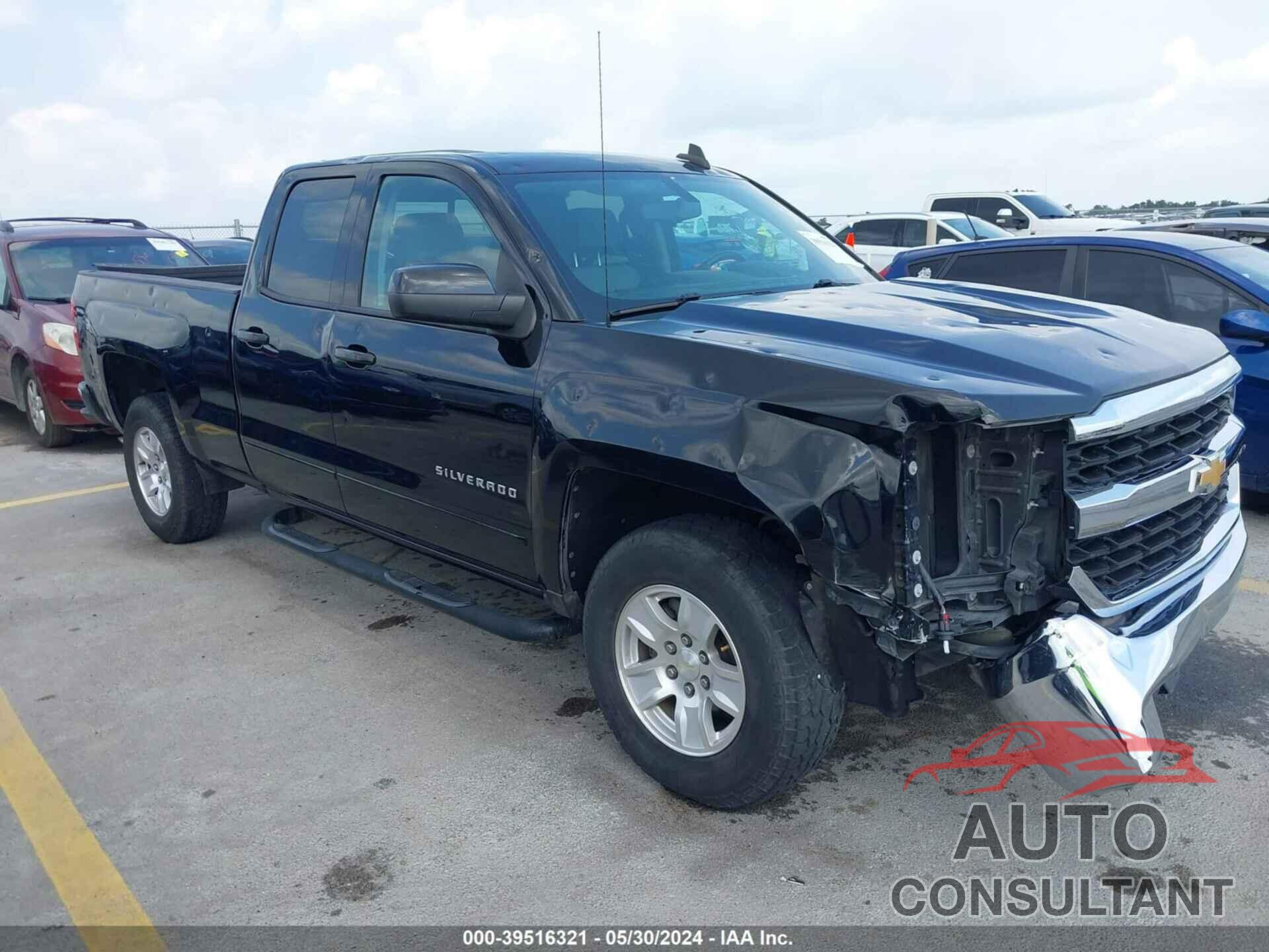 CHEVROLET SILVERADO 1500 2018 - 1GCRCREH8JZ299462