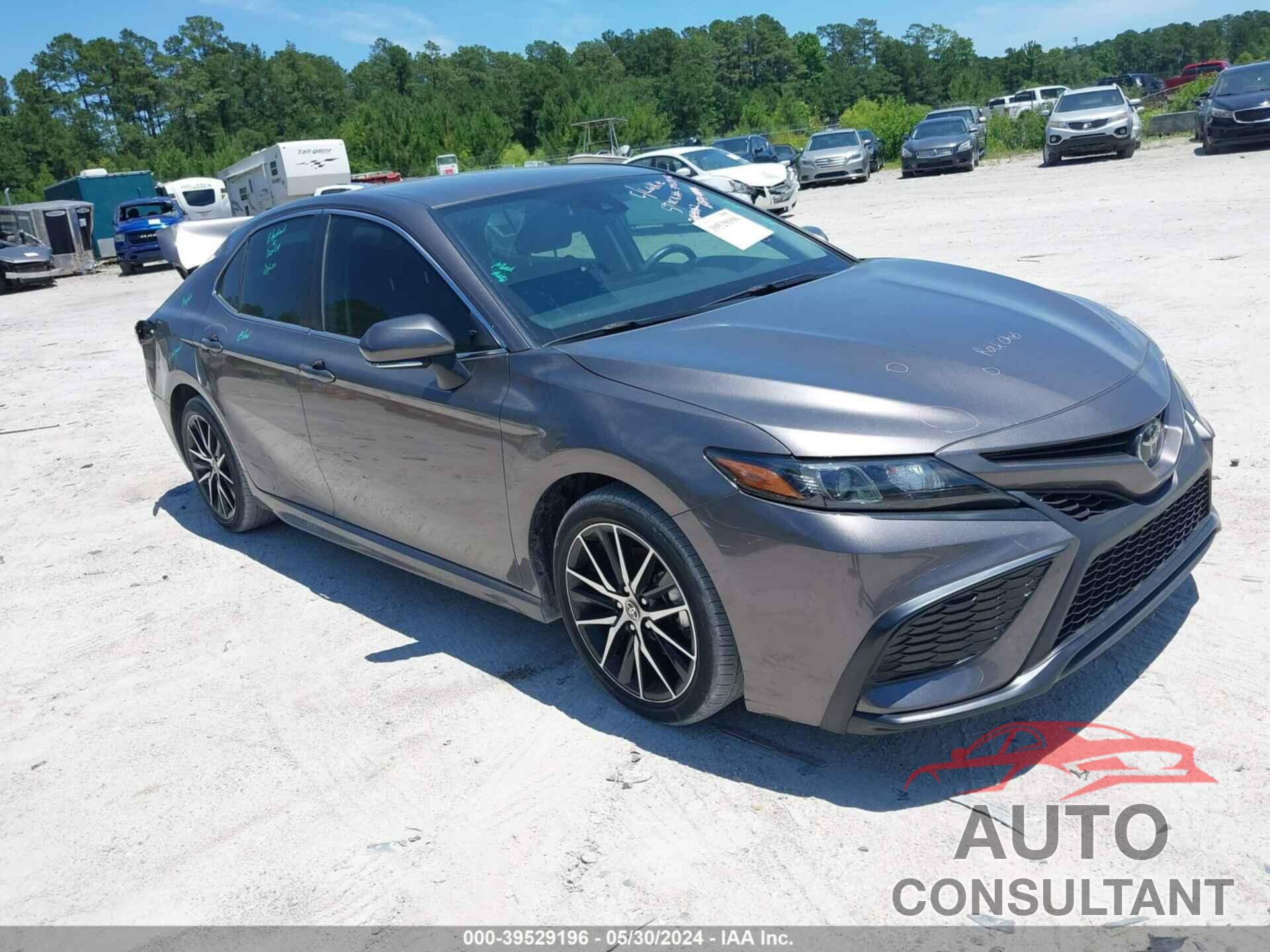 TOYOTA CAMRY 2023 - 4T1G11AK4PU122666