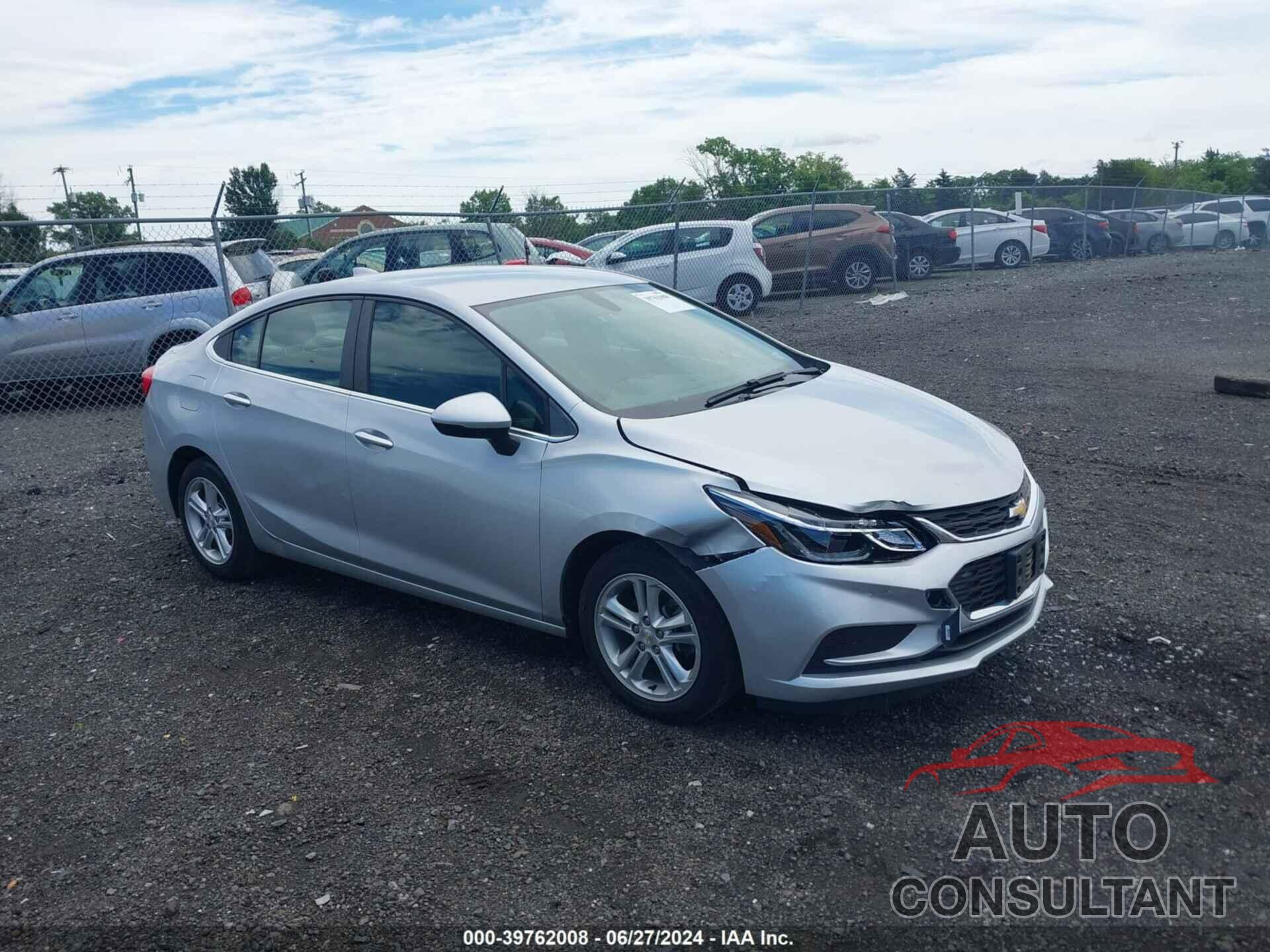 CHEVROLET CRUZE 2018 - 1G1BE5SM0J7187734