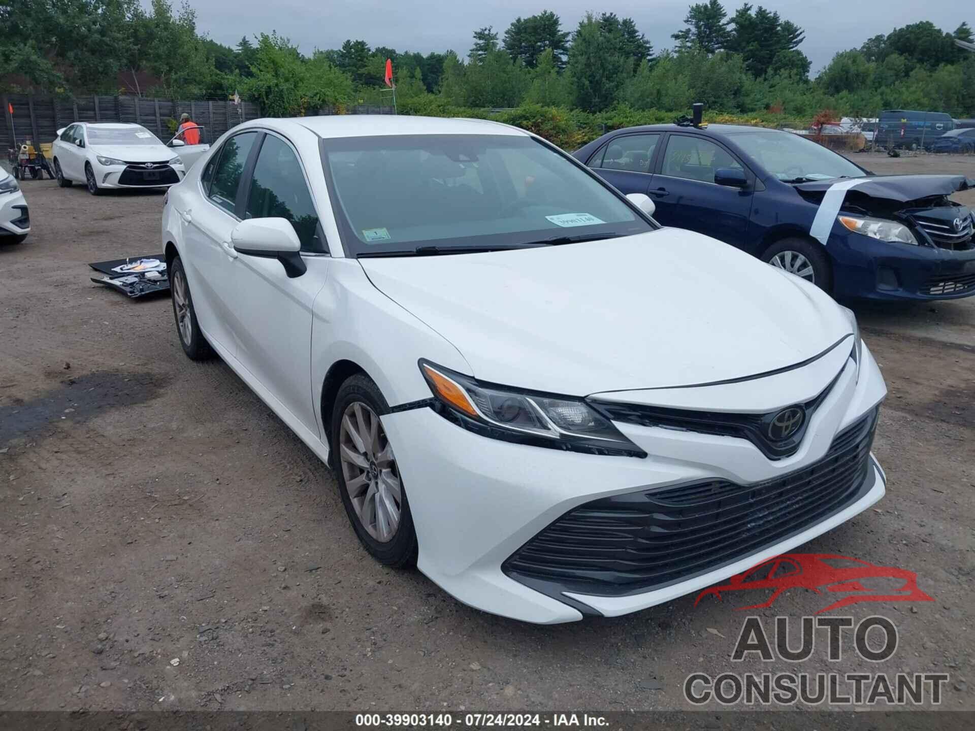 TOYOTA CAMRY 2018 - 4T1B11HK1JU076981